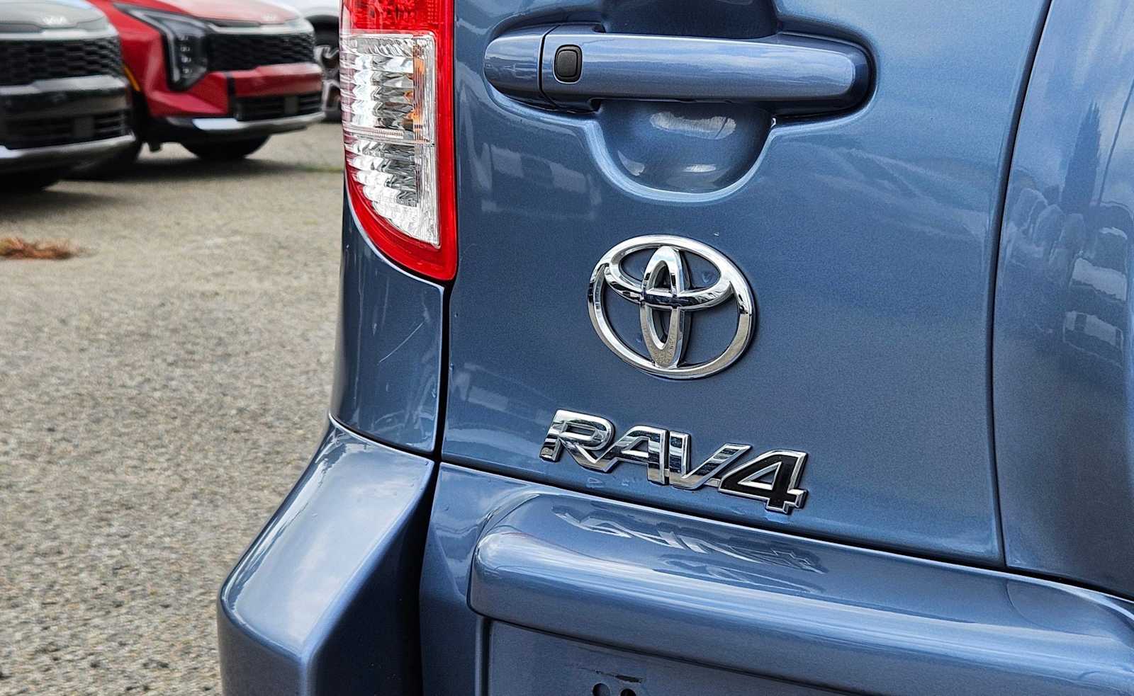 Thumbnail: 2011 Toyota RAV4 - 13