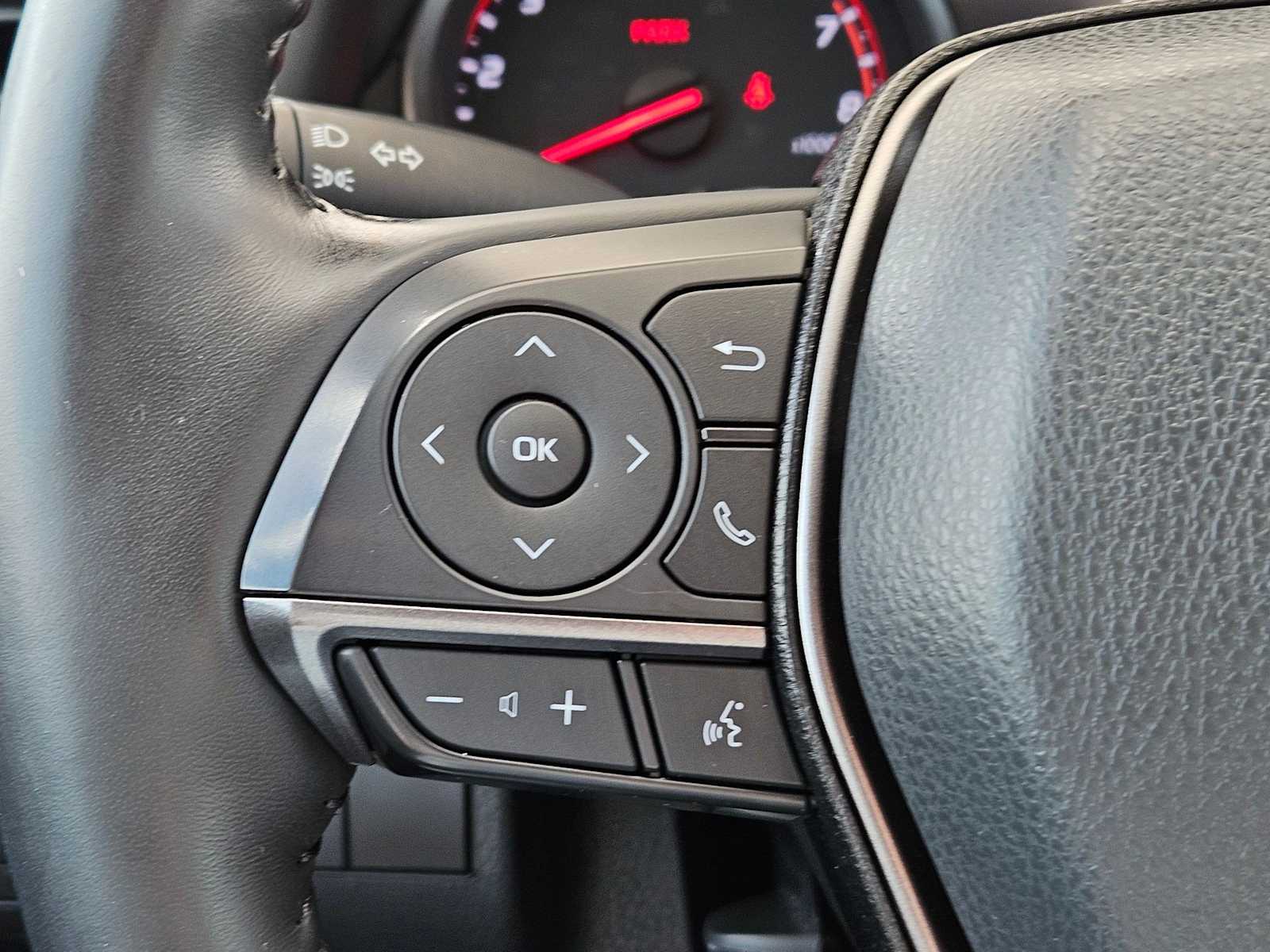 Thumbnail: 2022 Toyota Camry - 23