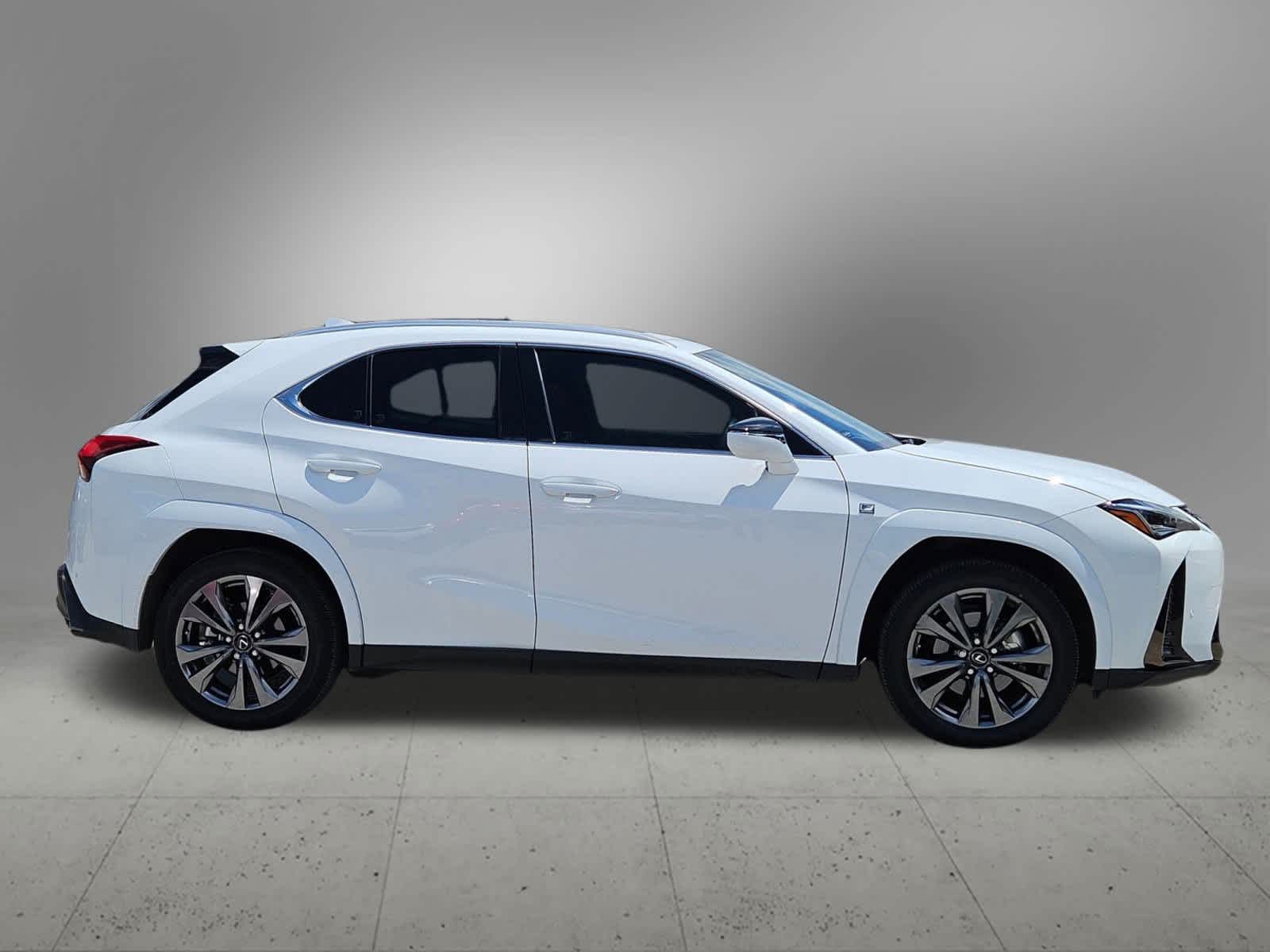 Thumbnail: 2022 Lexus UX - 6