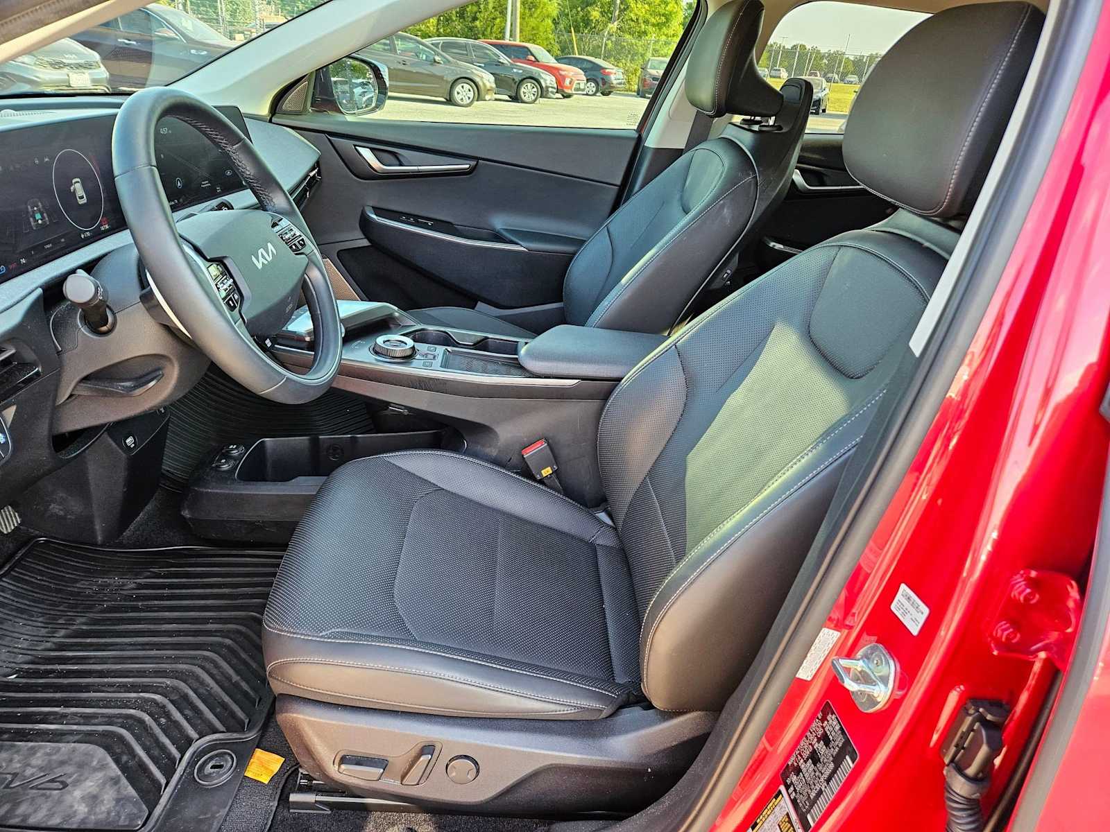 Thumbnail: 2023 Kia EV6 - 17