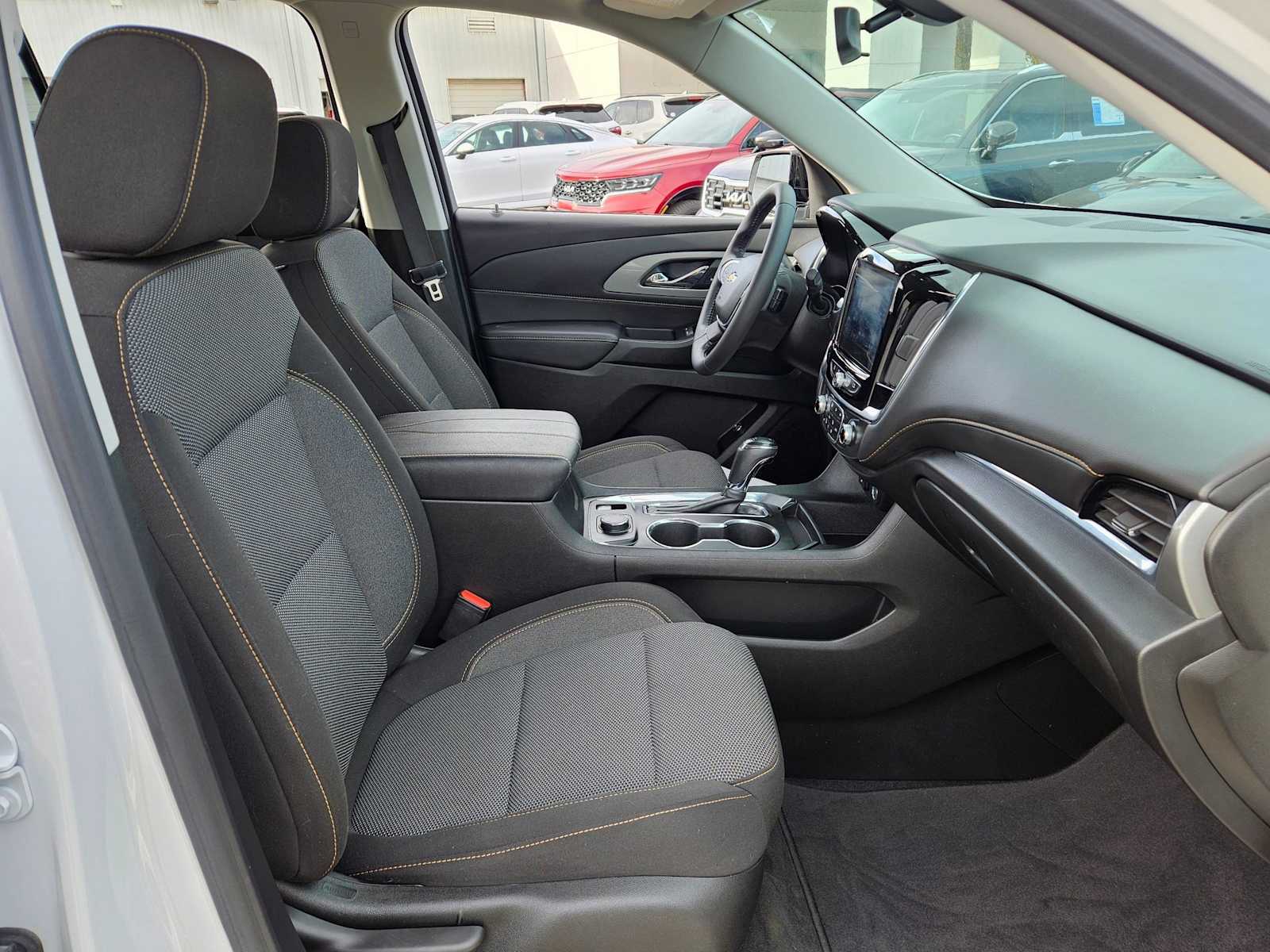 Thumbnail: 2020 Chevrolet Traverse - 23