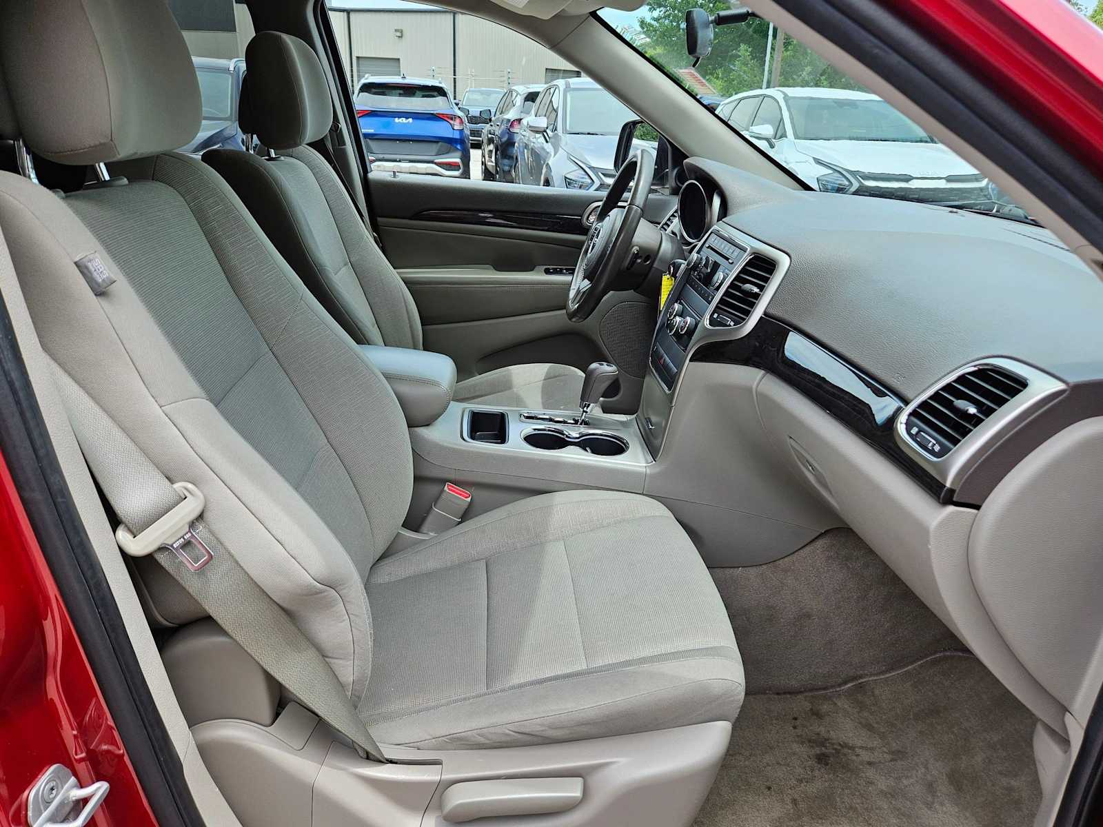 Thumbnail: 2011 Jeep Grand Cherokee - 20