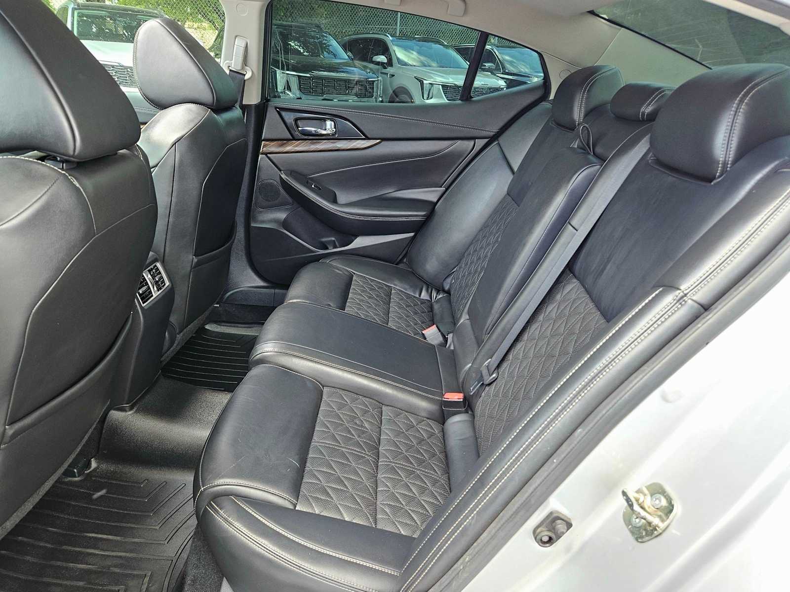 Thumbnail: 2017 Nissan Maxima - 19