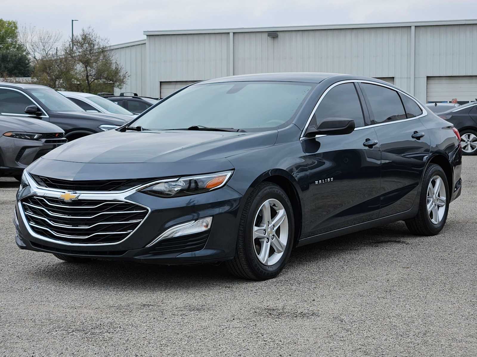 Thumbnail: 2020 Chevrolet Malibu - 10