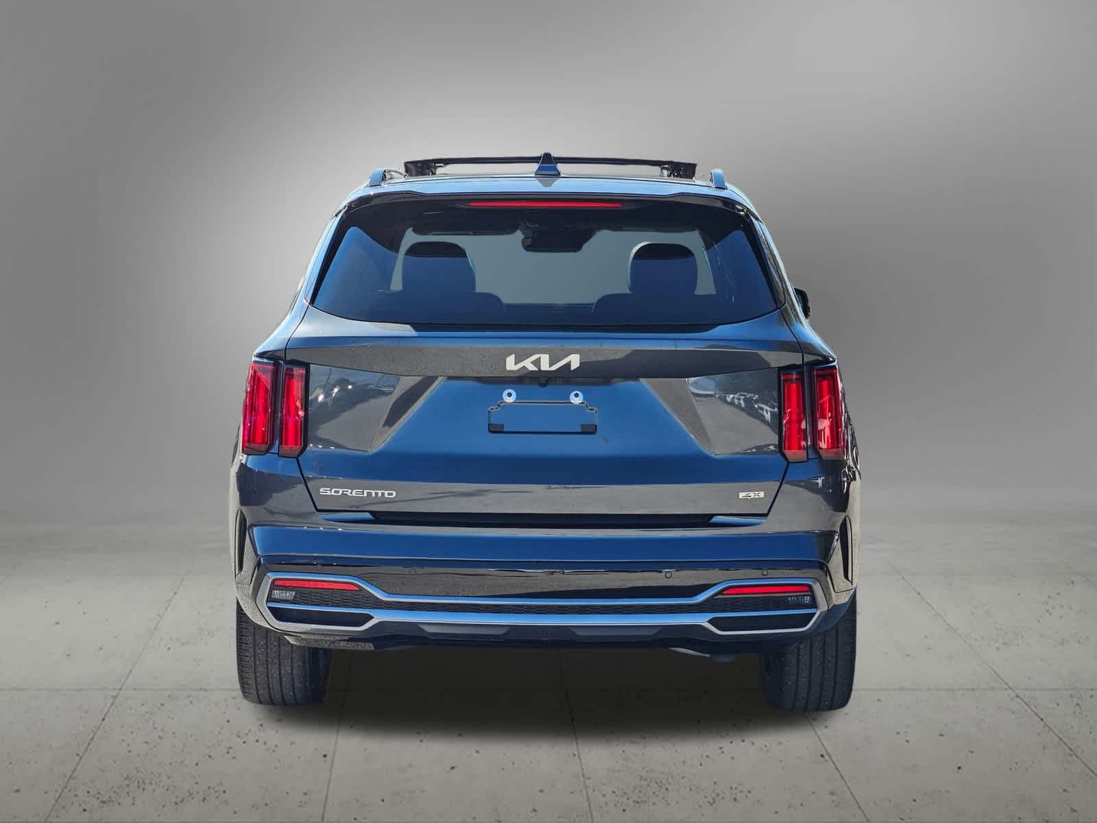 Thumbnail: 2023 Kia Sorento - 4