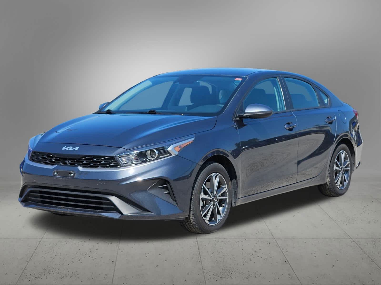 Thumbnail: 2023 Kia Forte - 9