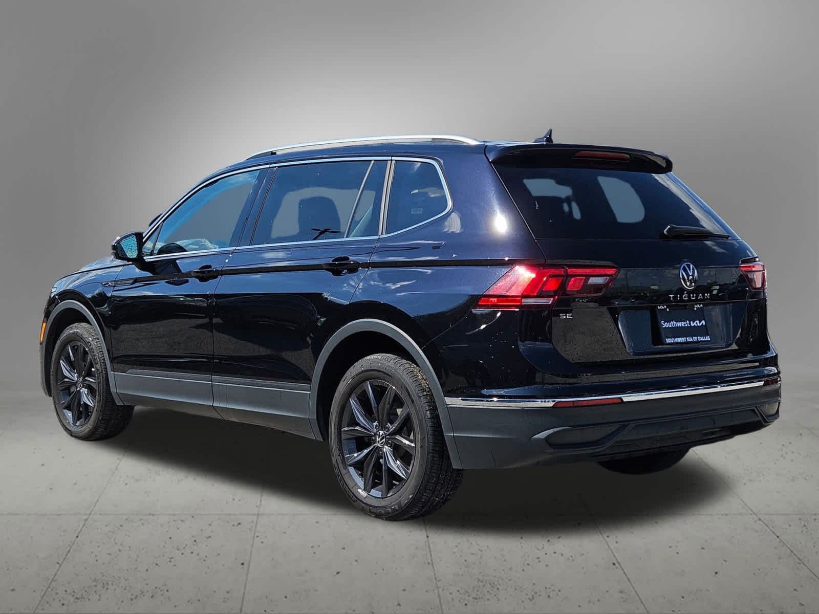 2024 Volkswagen Tiguan SE Wolfsburg Edition photo 2