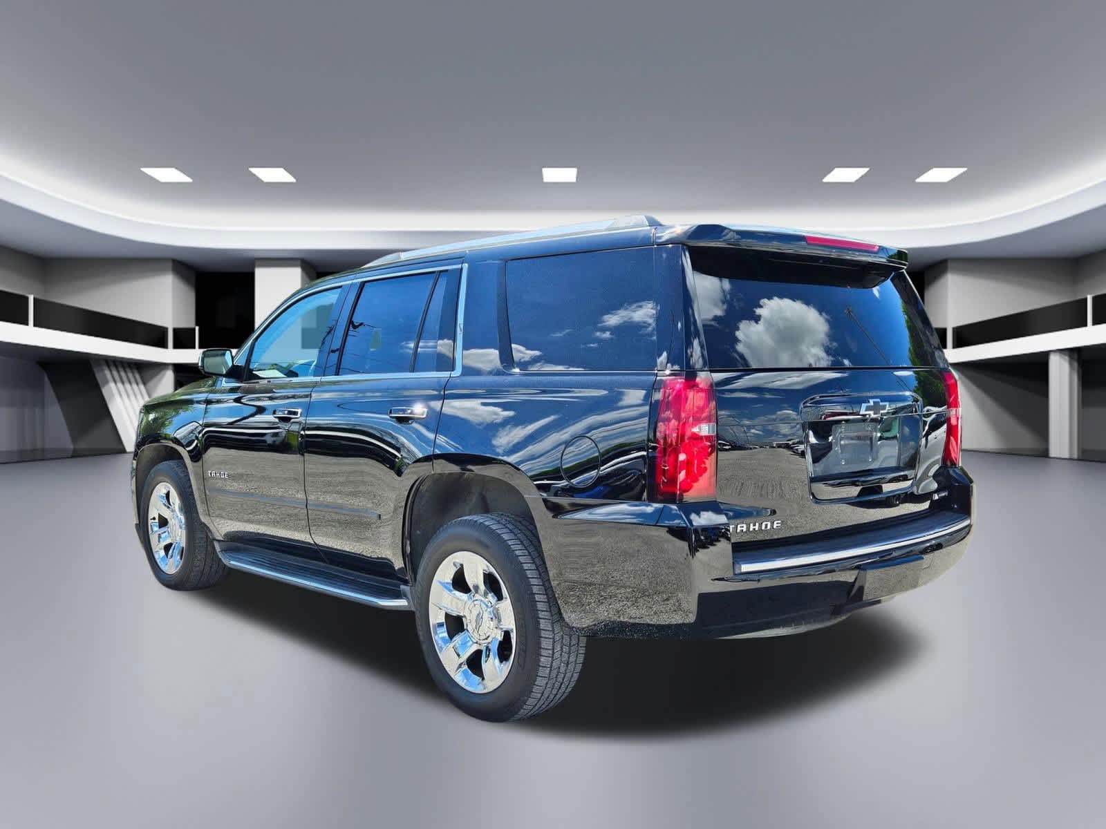 Thumbnail: 2017 Chevrolet Tahoe - 4