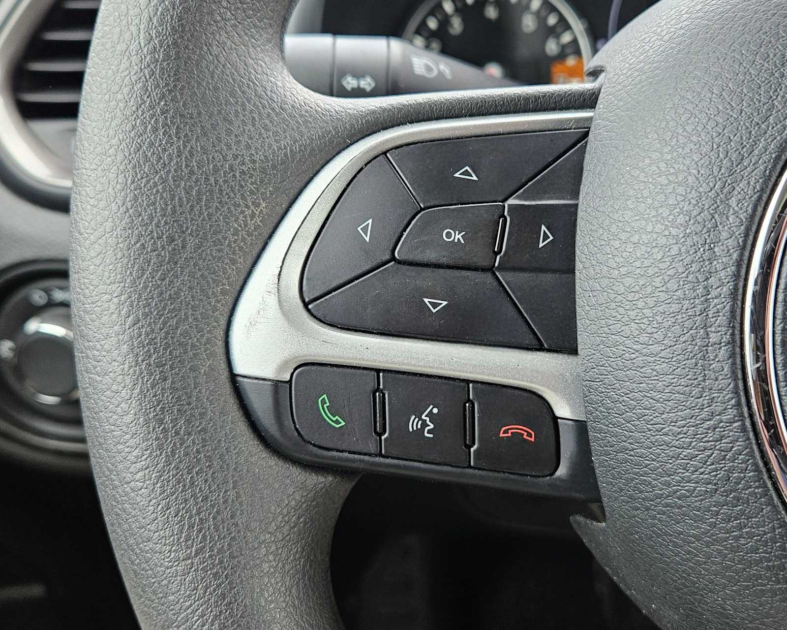 Thumbnail: 2023 Jeep Renegade - 22