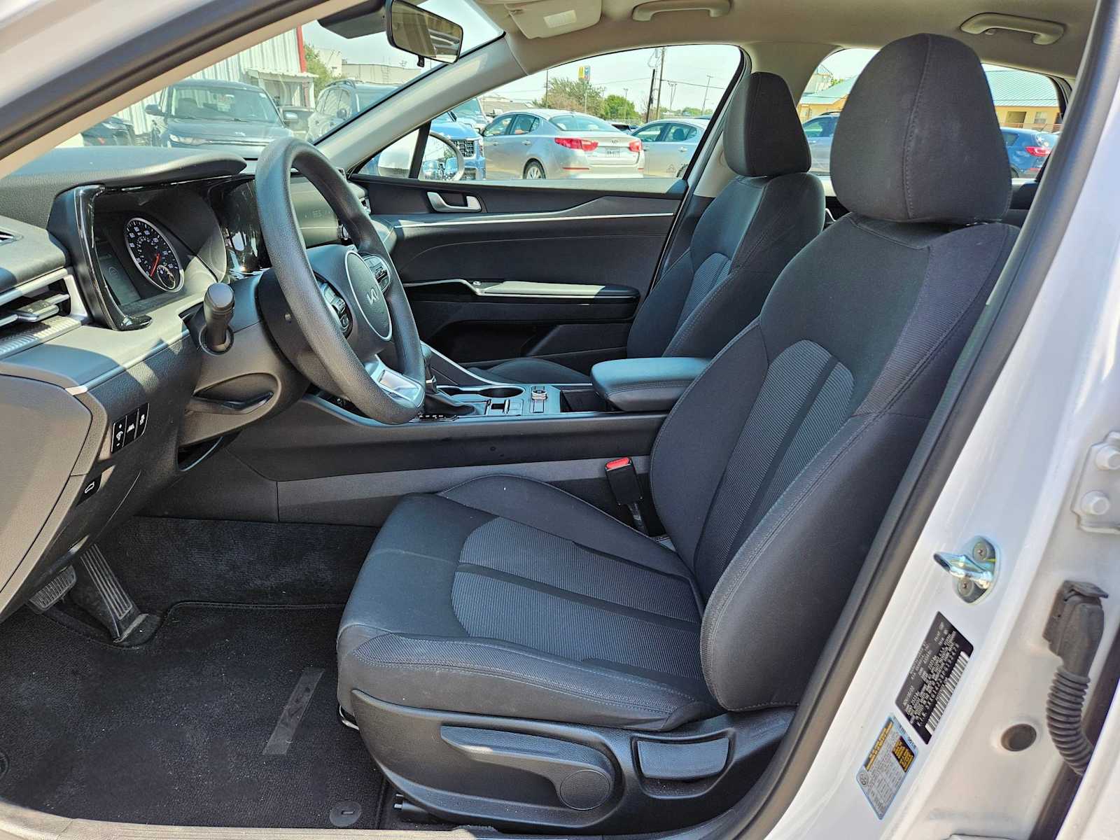 Thumbnail: 2023 Kia K5 - 16