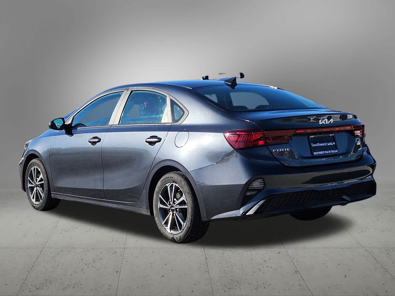 2023 Kia Forte LXS photo 4