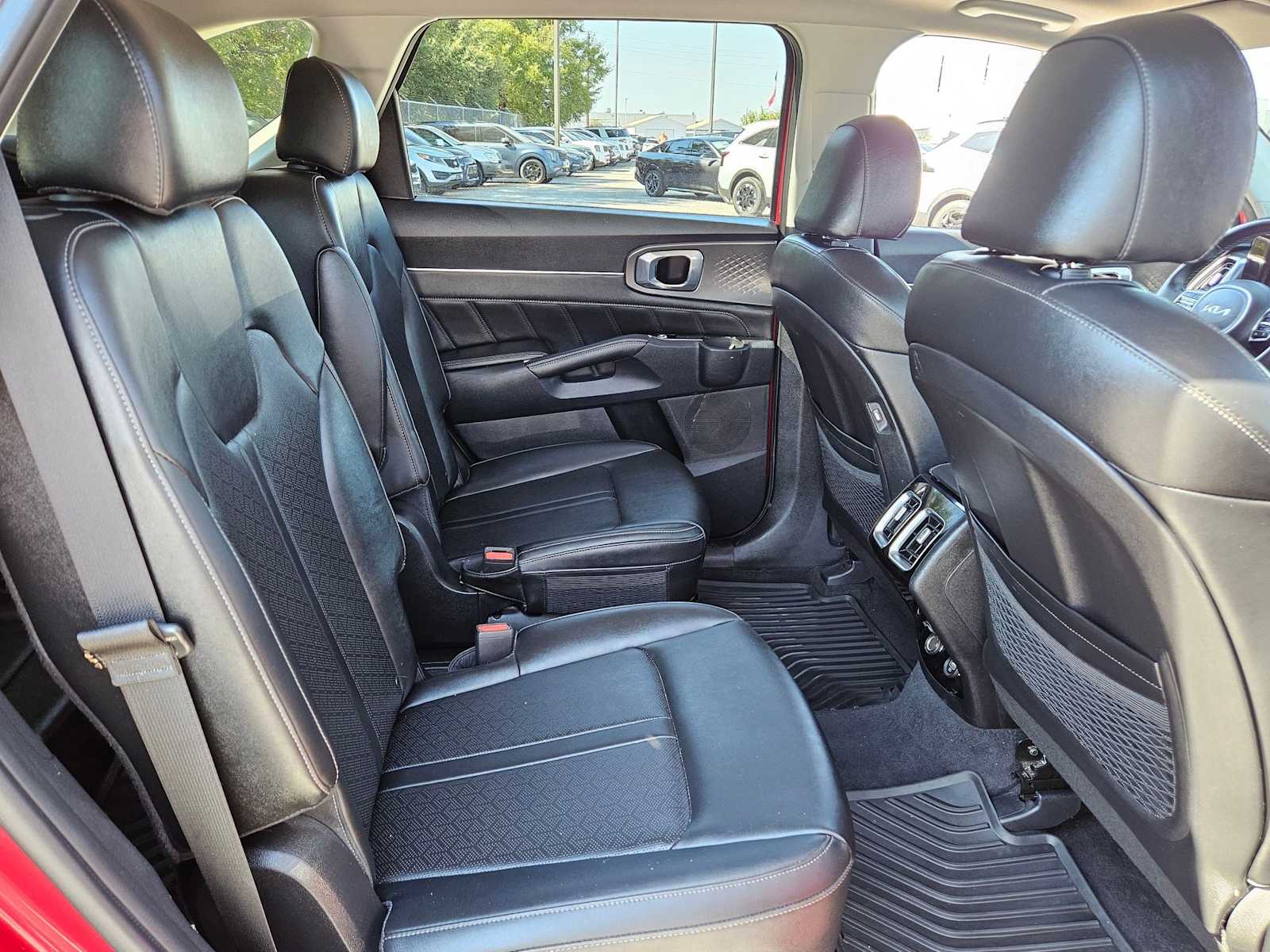 Thumbnail: 2022 Kia Sorento - 23