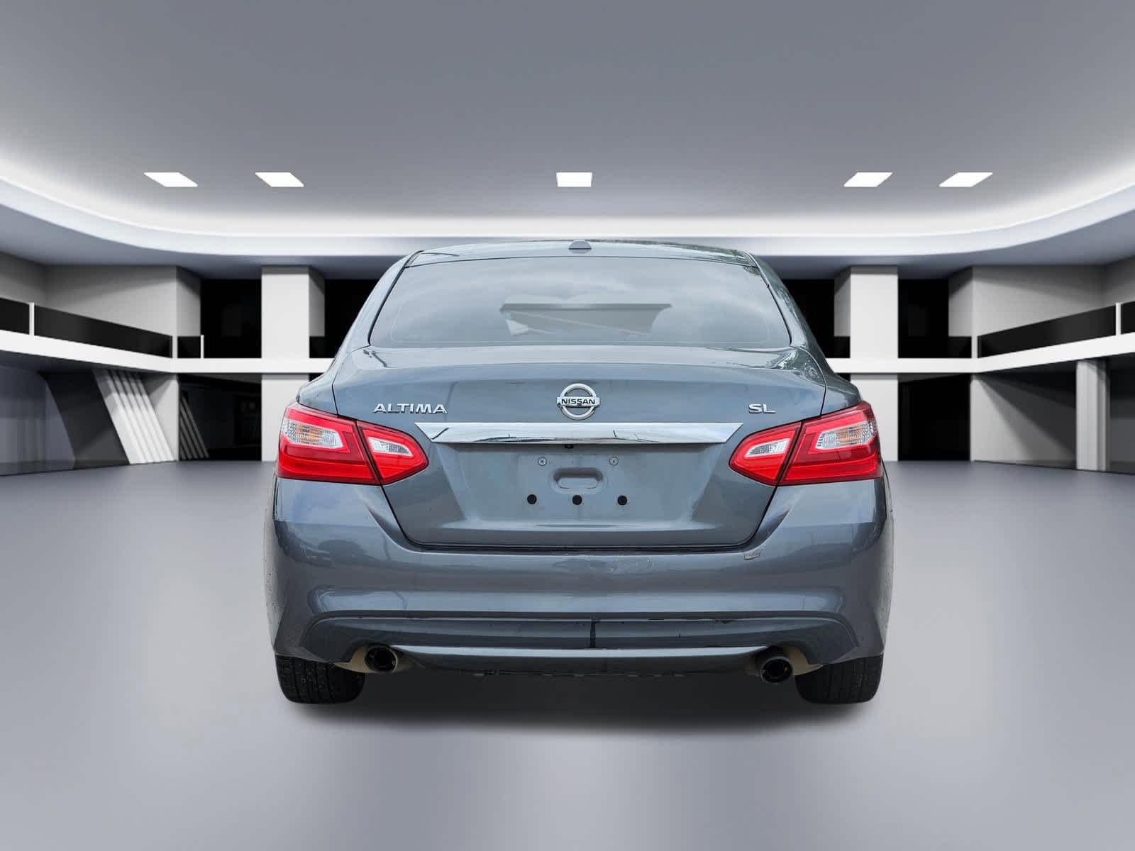 Thumbnail: 2017 Nissan Altima - 4