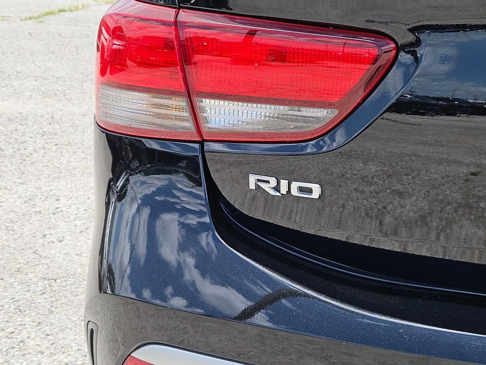Thumbnail: 2021 Kia Rio - 13