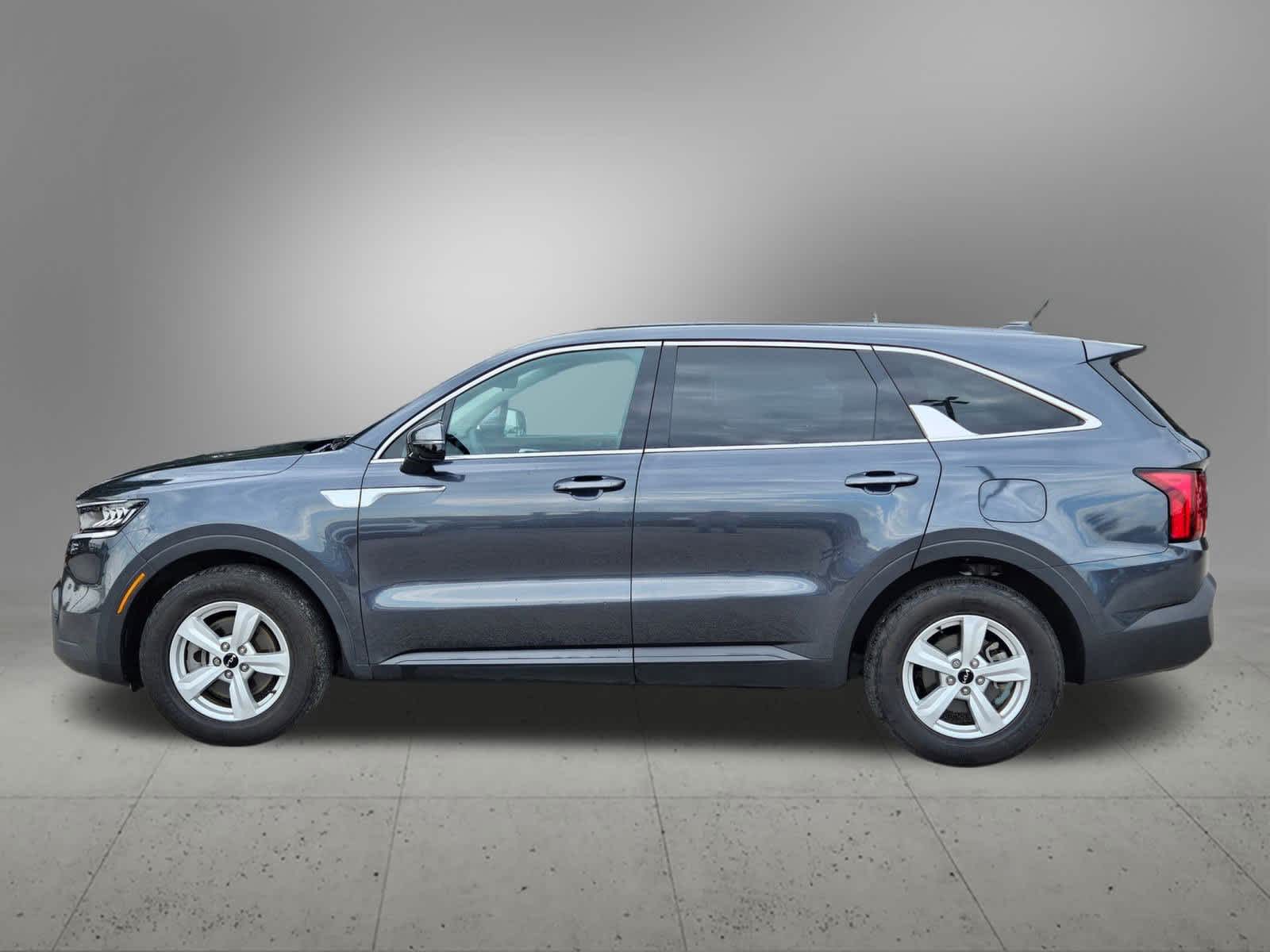 Thumbnail: 2023 Kia Sorento - 2