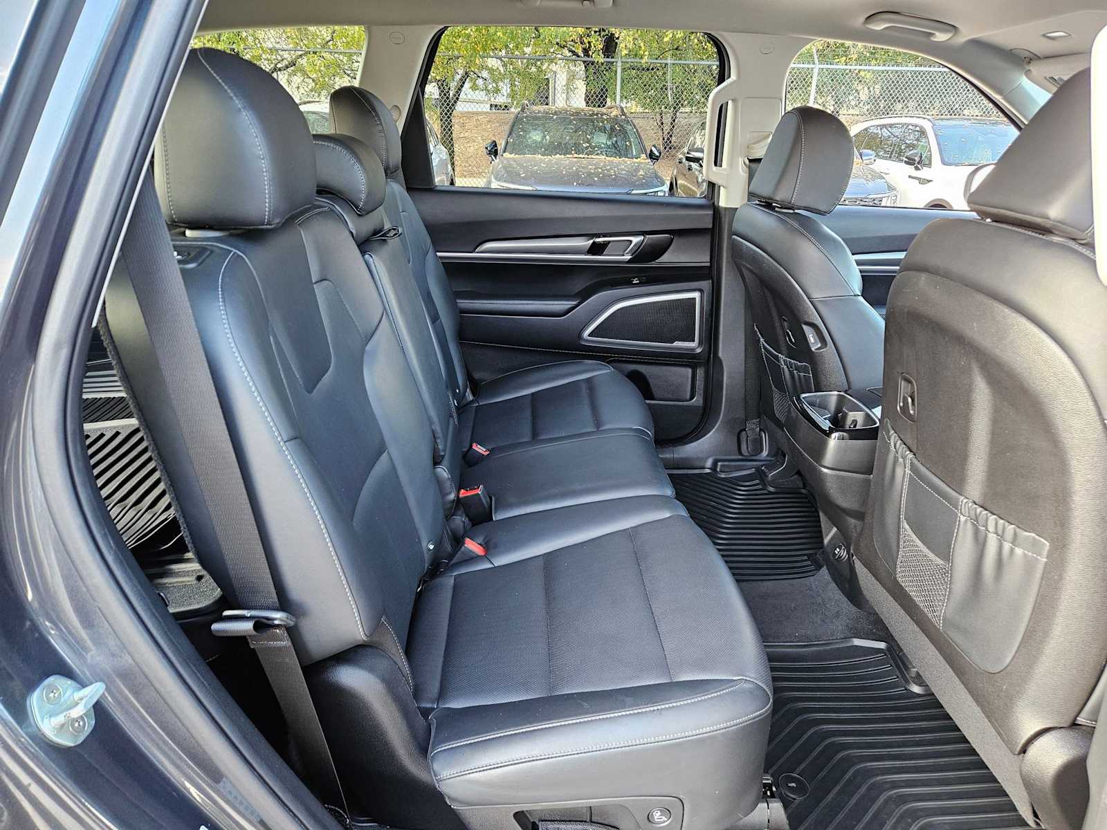 Thumbnail: 2022 Kia Telluride - 18