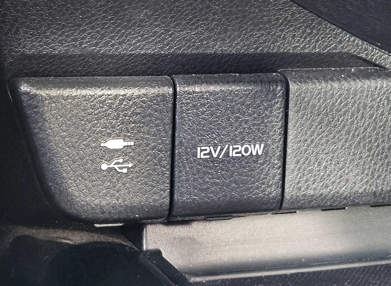 Thumbnail: 2019 Toyota Camry - 18