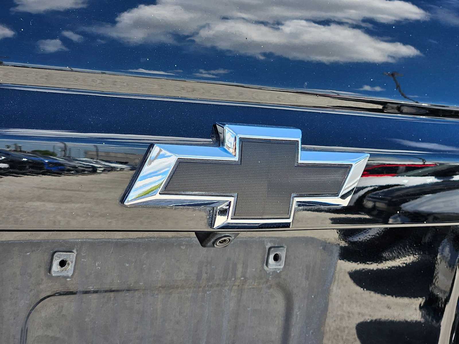 Thumbnail: 2017 Chevrolet Tahoe - 12