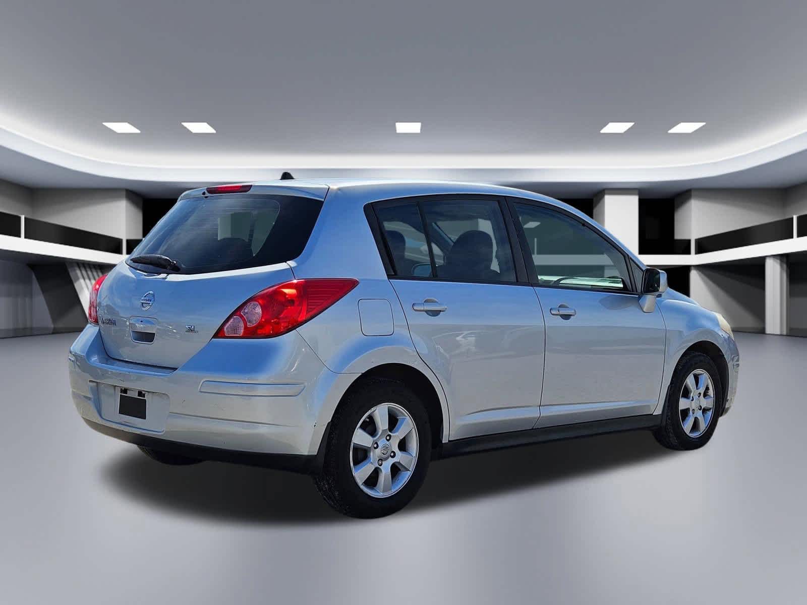 Thumbnail: 2009 Nissan Versa - 5