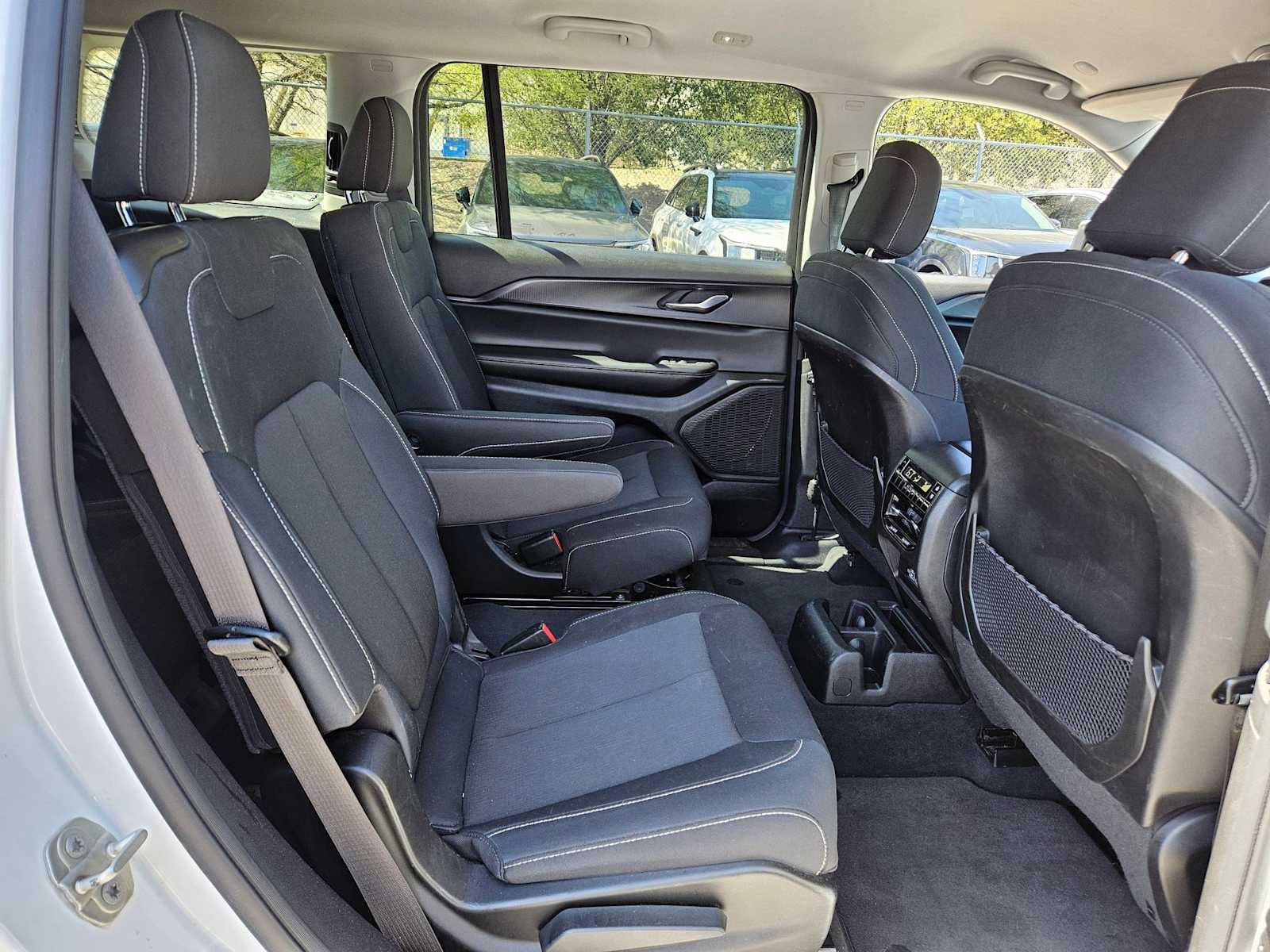 Thumbnail: 2023 Jeep Grand Cherokee L - 20