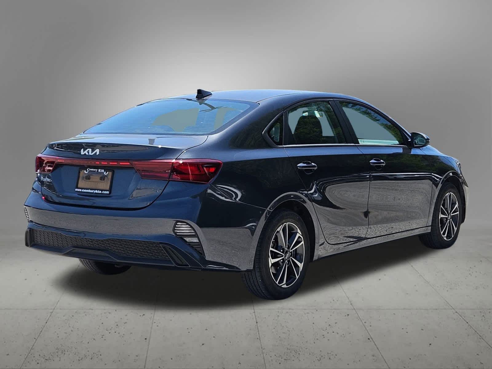 Thumbnail: 2023 Kia Forte - 5