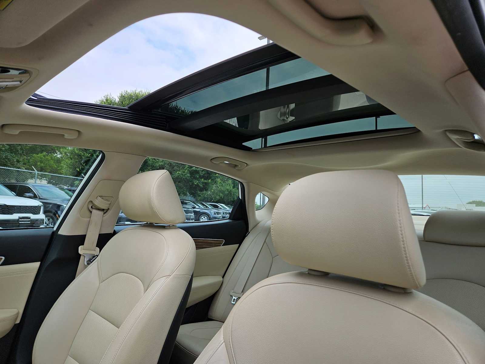 2019 Kia Cadenza Technology 18