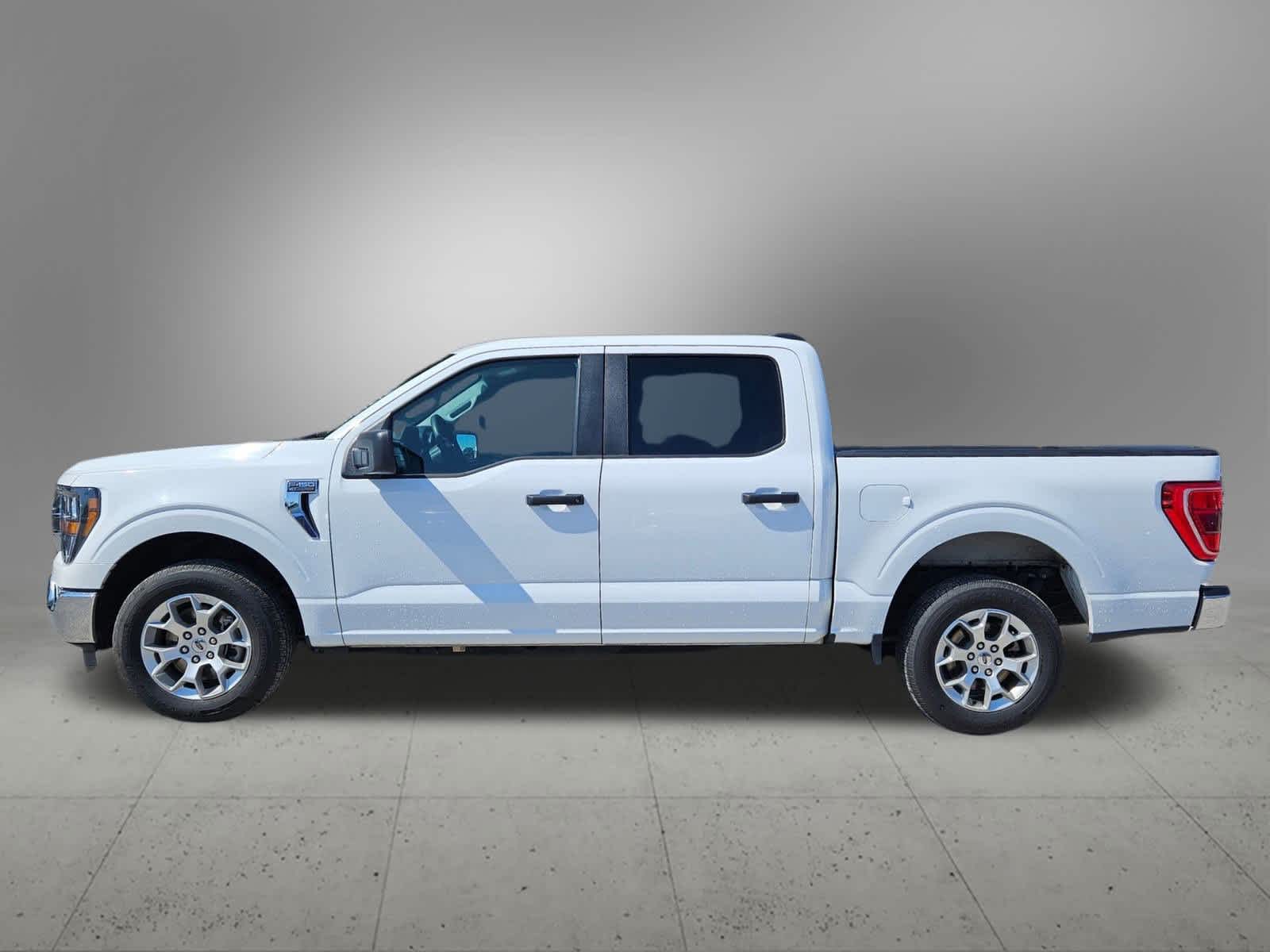 2023 Ford F-150 XLT photo 2