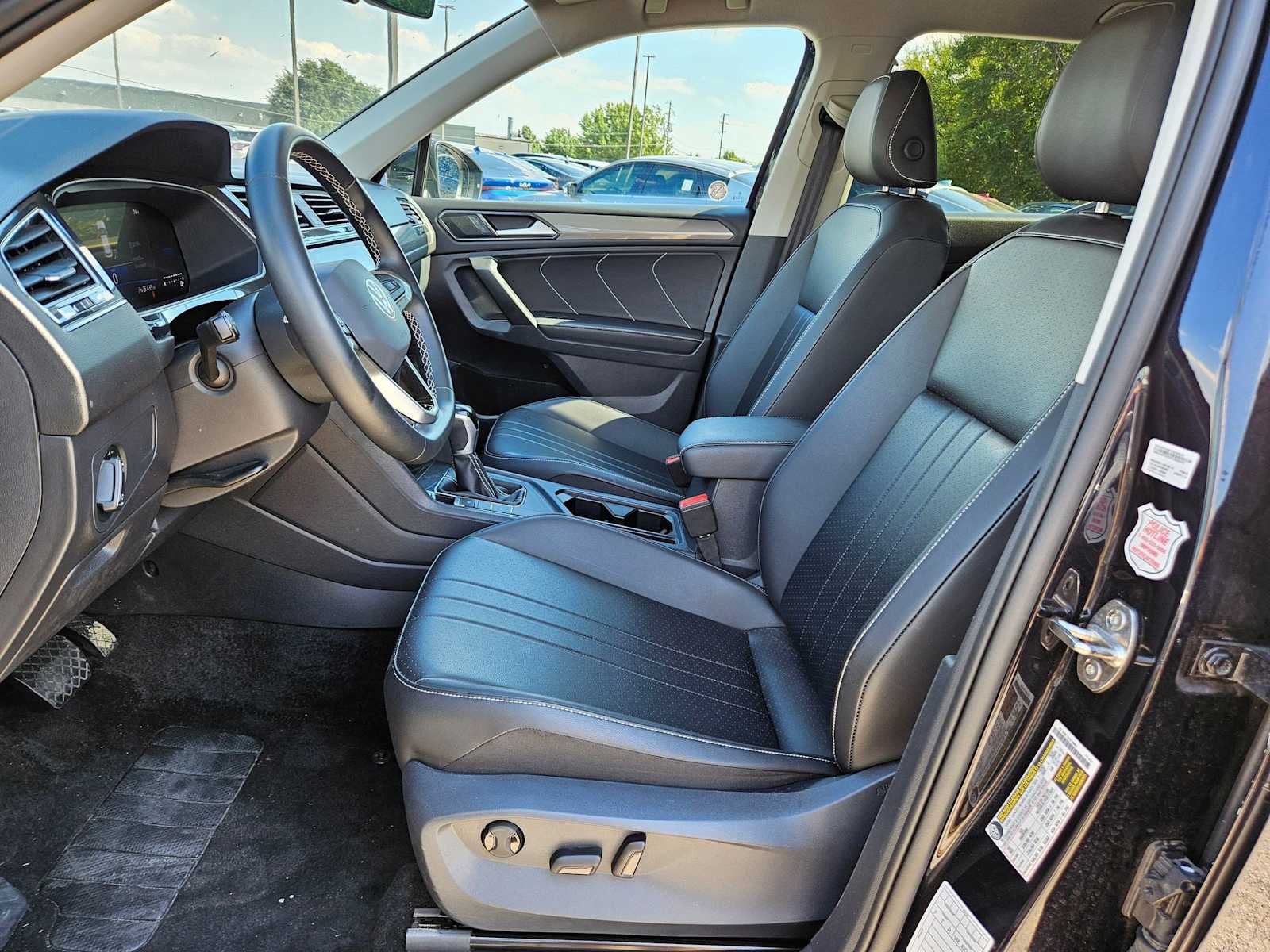 Thumbnail: 2024 Volkswagen Tiguan - 16