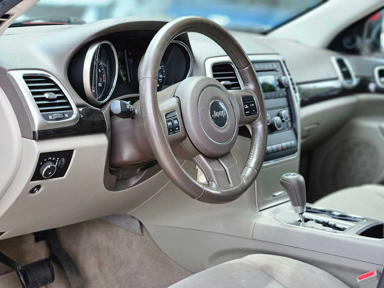 Thumbnail: 2011 Jeep Grand Cherokee - 2