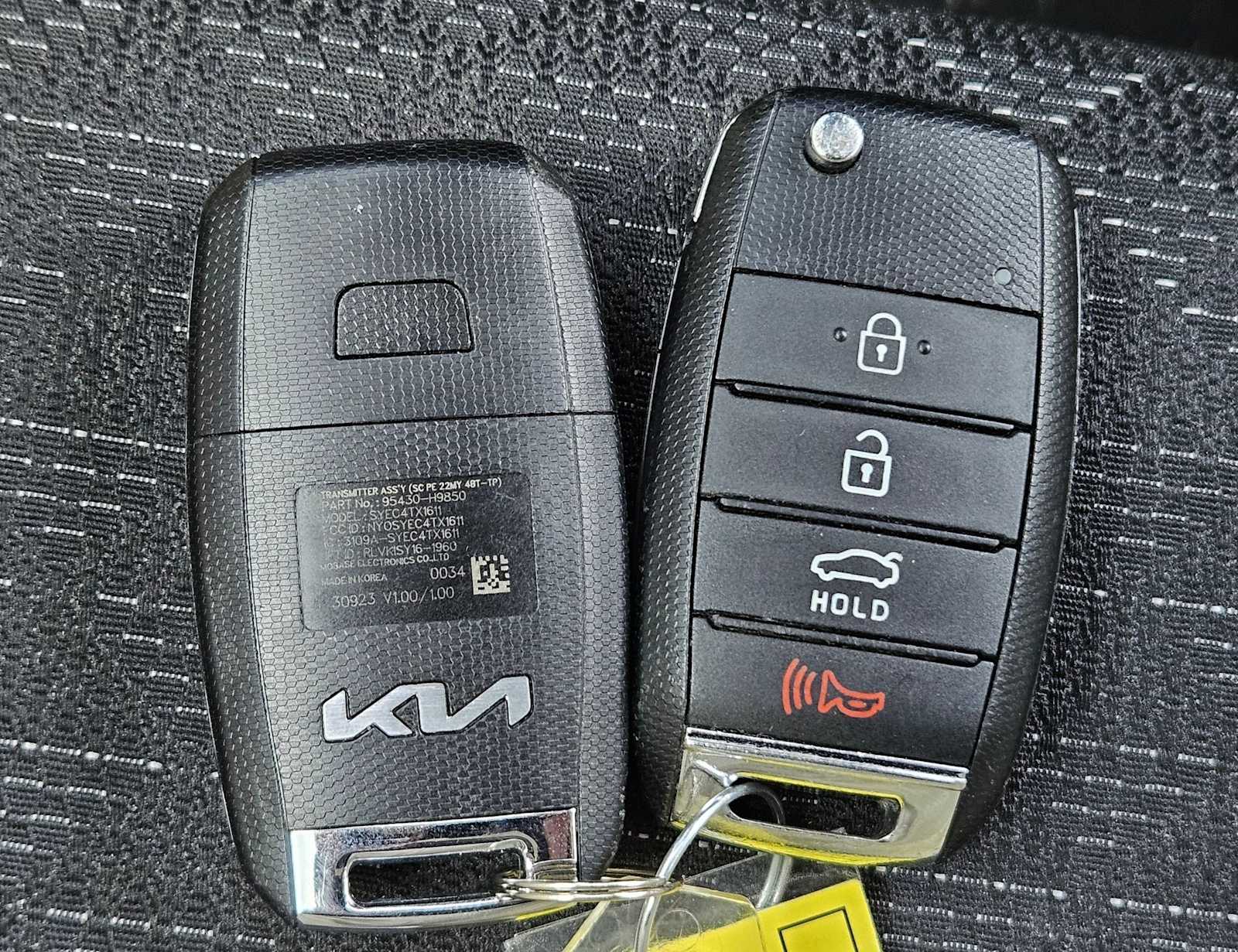 Thumbnail: 2023 Kia Rio - 17