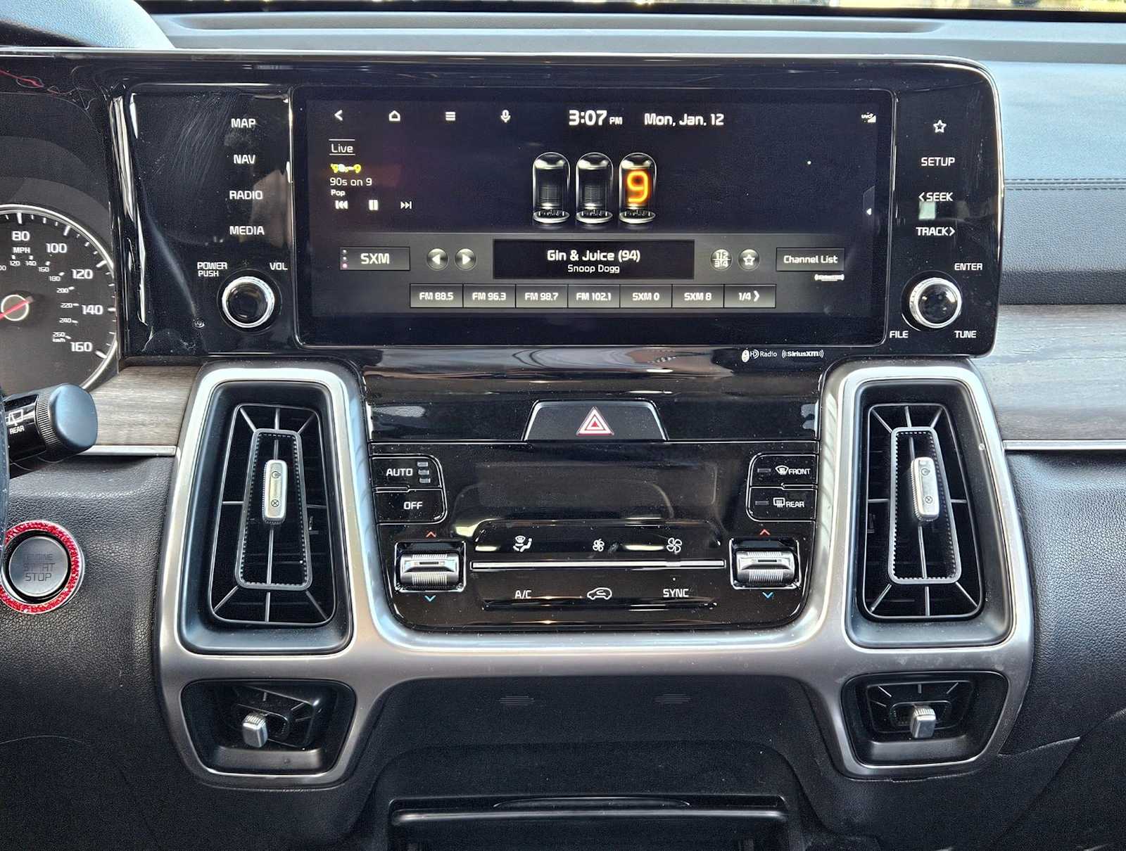 Thumbnail: 2022 Kia Sorento - 17