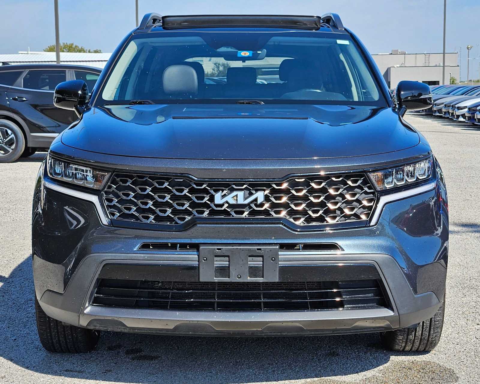 Thumbnail: 2023 Kia Sorento - 8