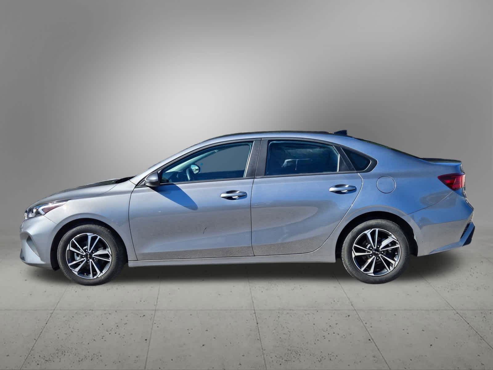 Thumbnail: 2024 Kia Forte - 3