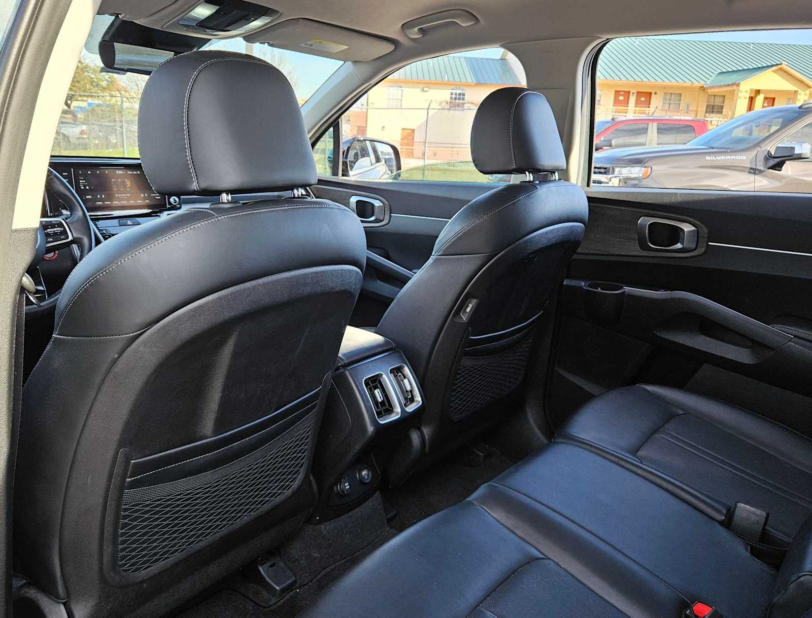 Thumbnail: 2022 Kia Sorento - 14