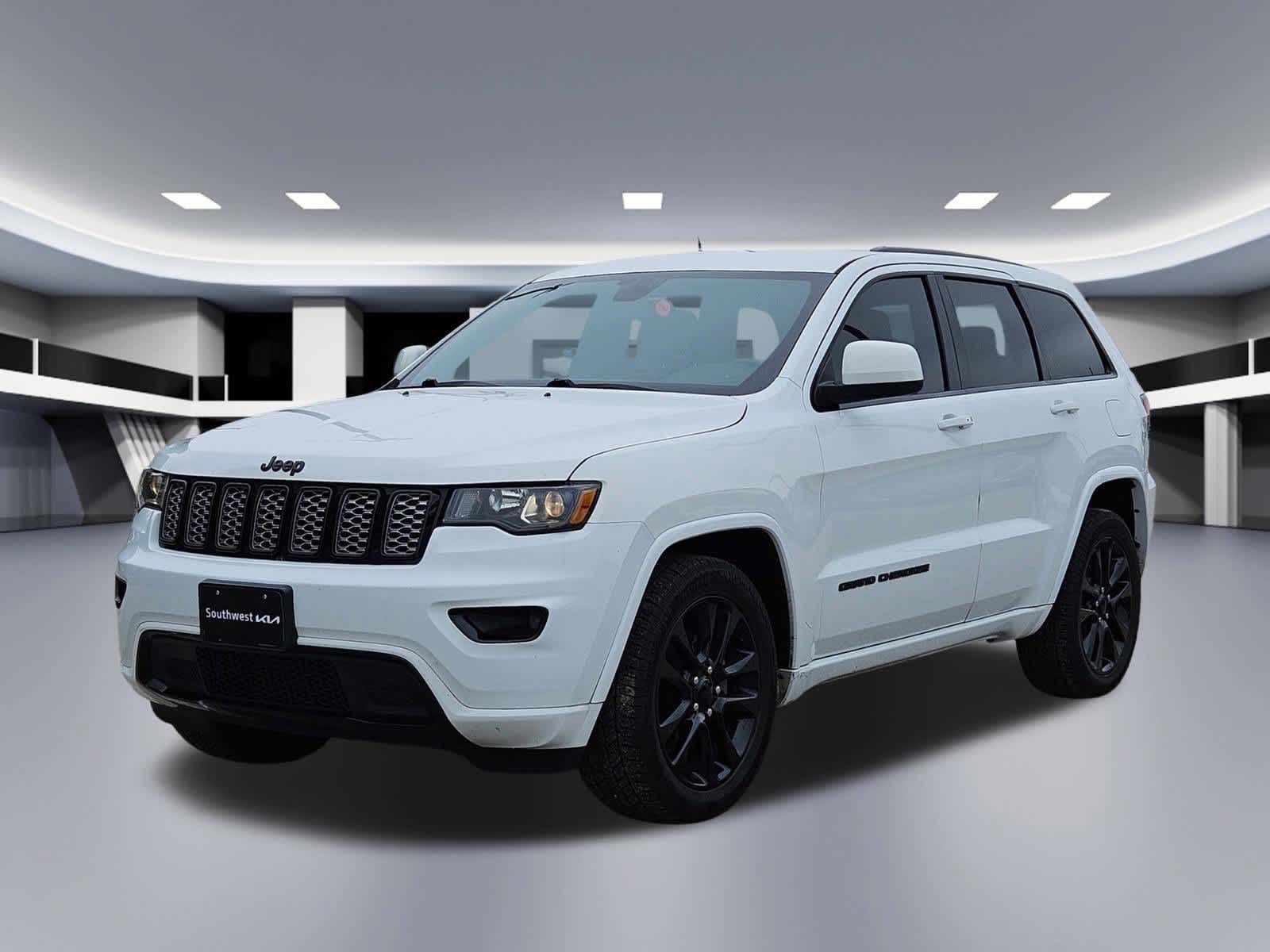 Thumbnail: 2018 Jeep Grand Cherokee - 9