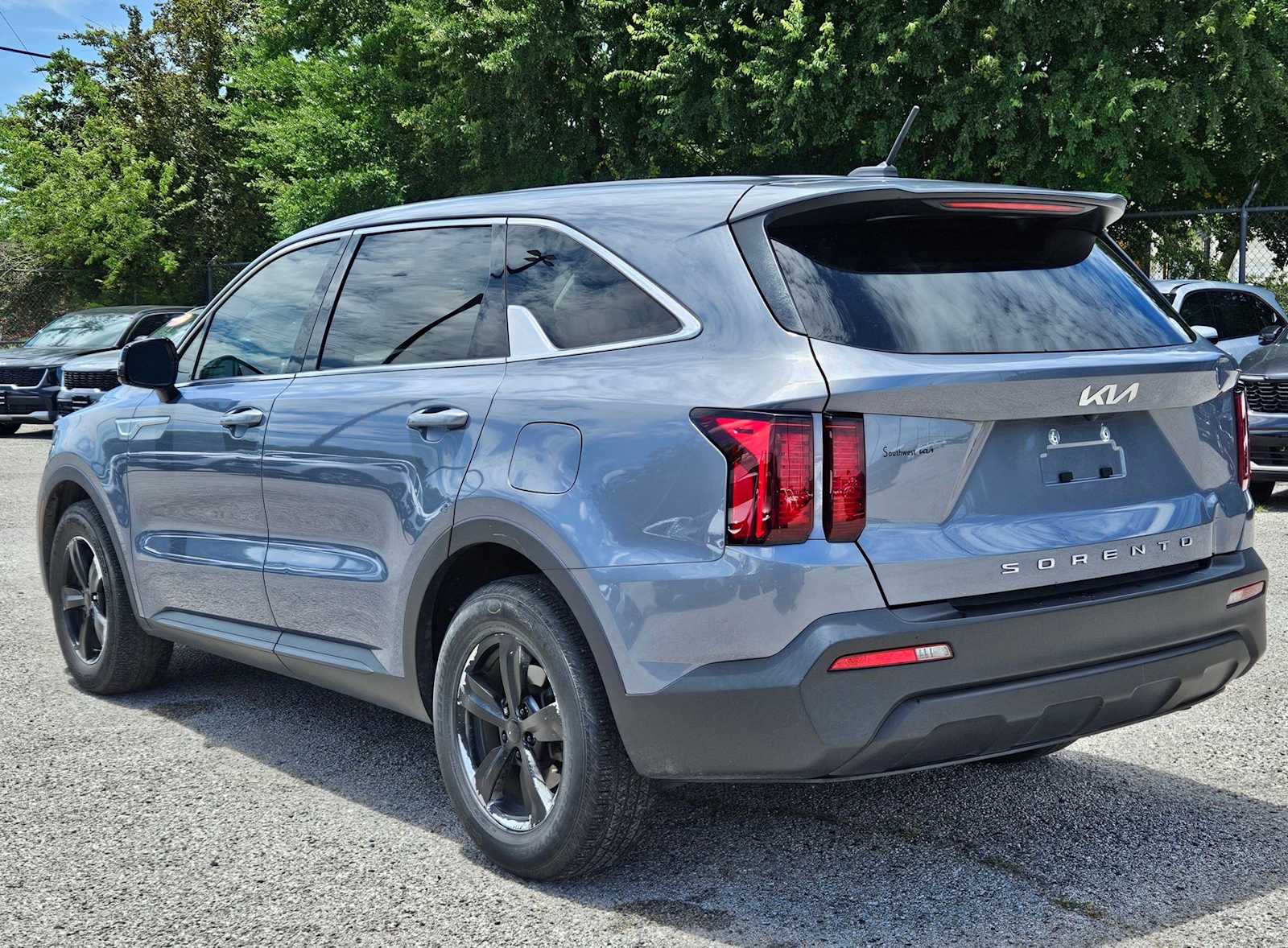 Thumbnail: 2022 Kia Sorento - 3