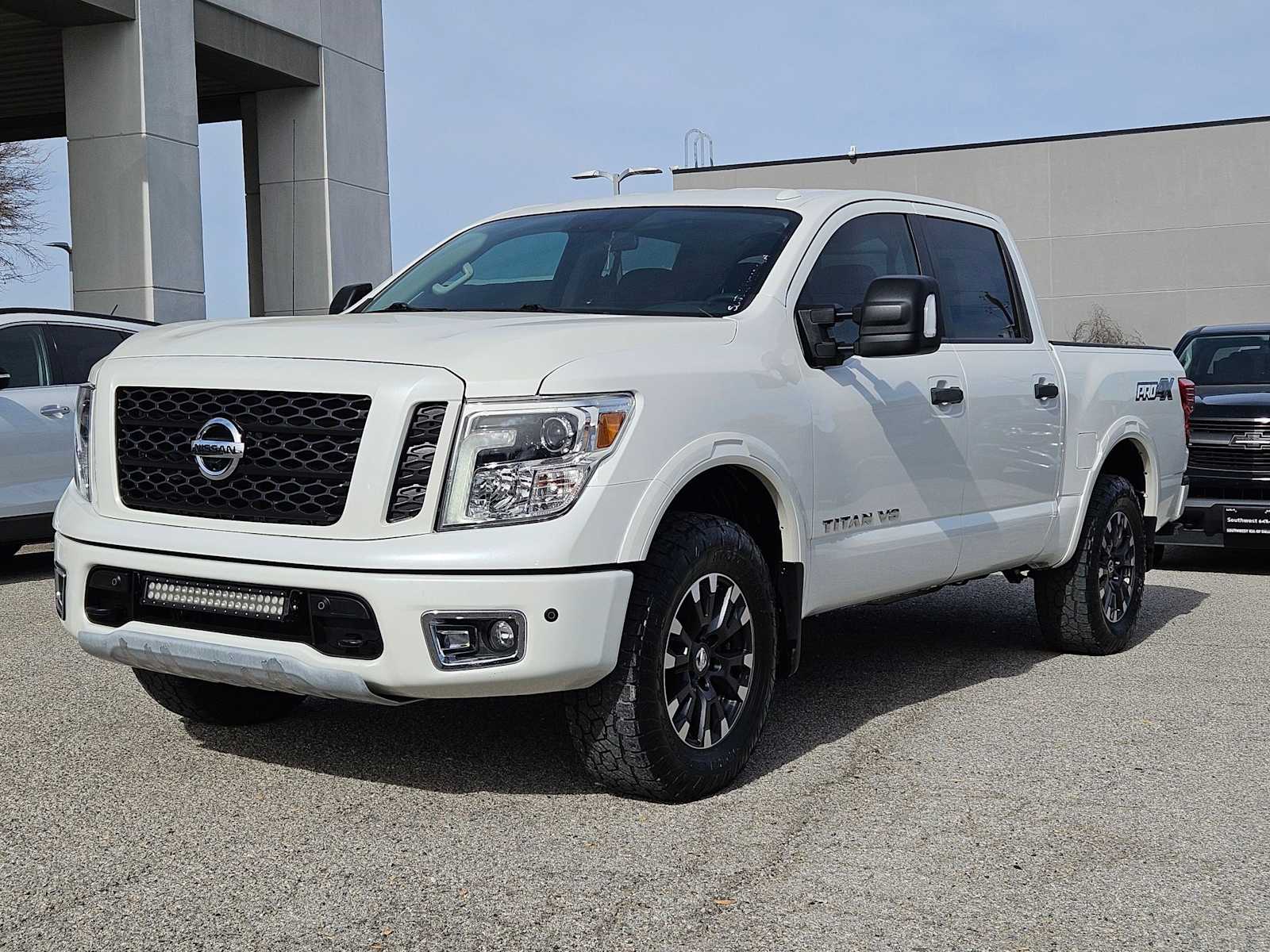 Thumbnail: 2018 Nissan Titan - 3