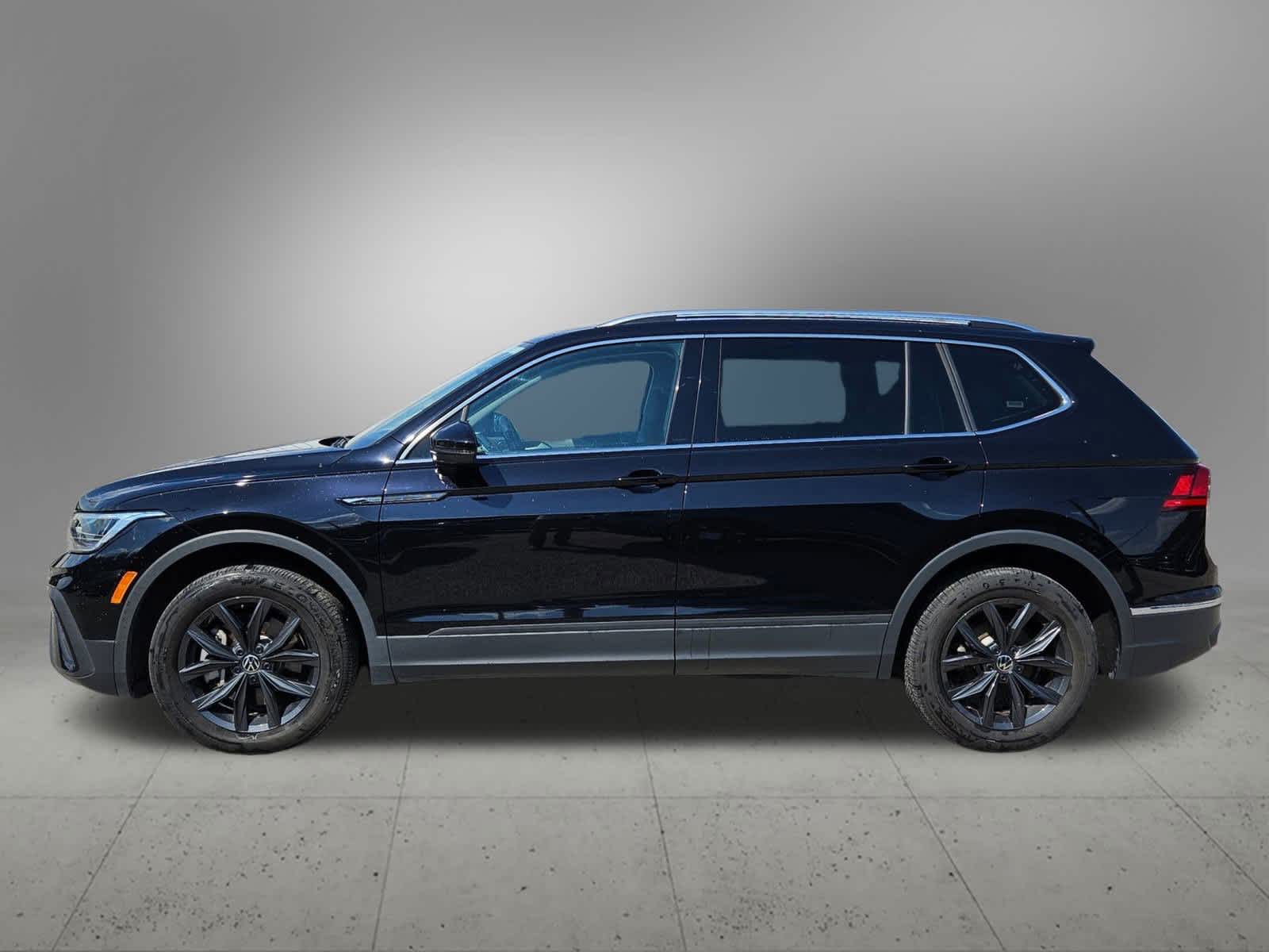 Thumbnail: 2024 Volkswagen Tiguan - 3
