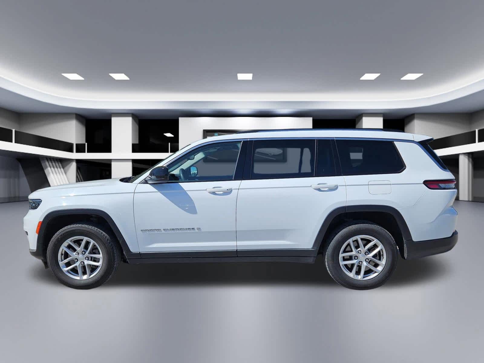 Thumbnail: 2023 Jeep Grand Cherokee L - 3