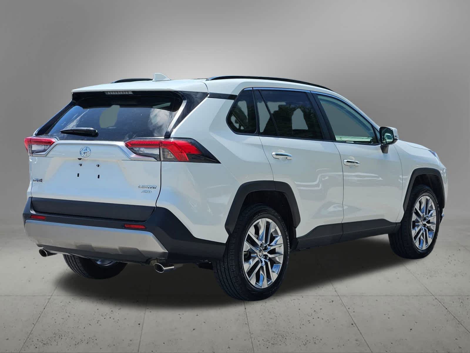 Thumbnail: 2022 Toyota RAV4 - 6