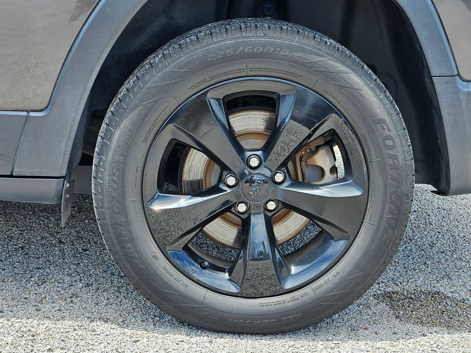 Thumbnail: 2019 Jeep Cherokee - 13