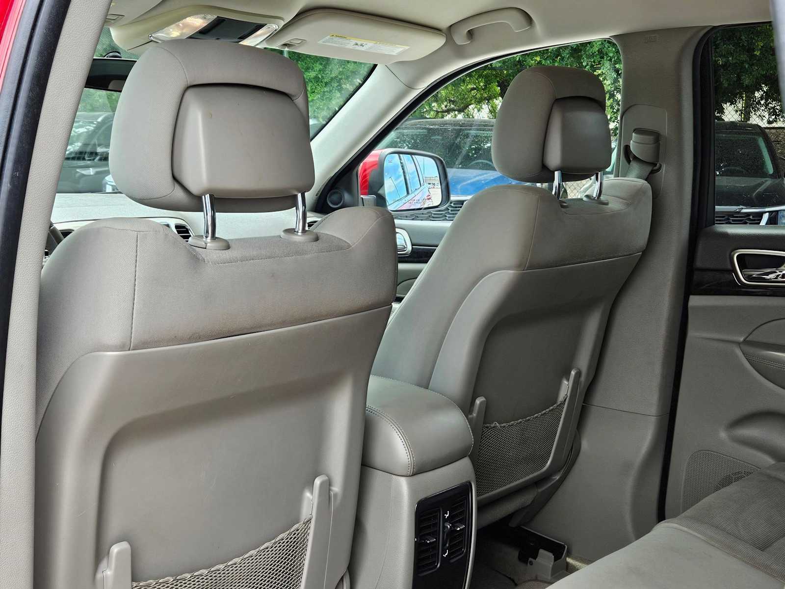 Thumbnail: 2011 Jeep Grand Cherokee - 17