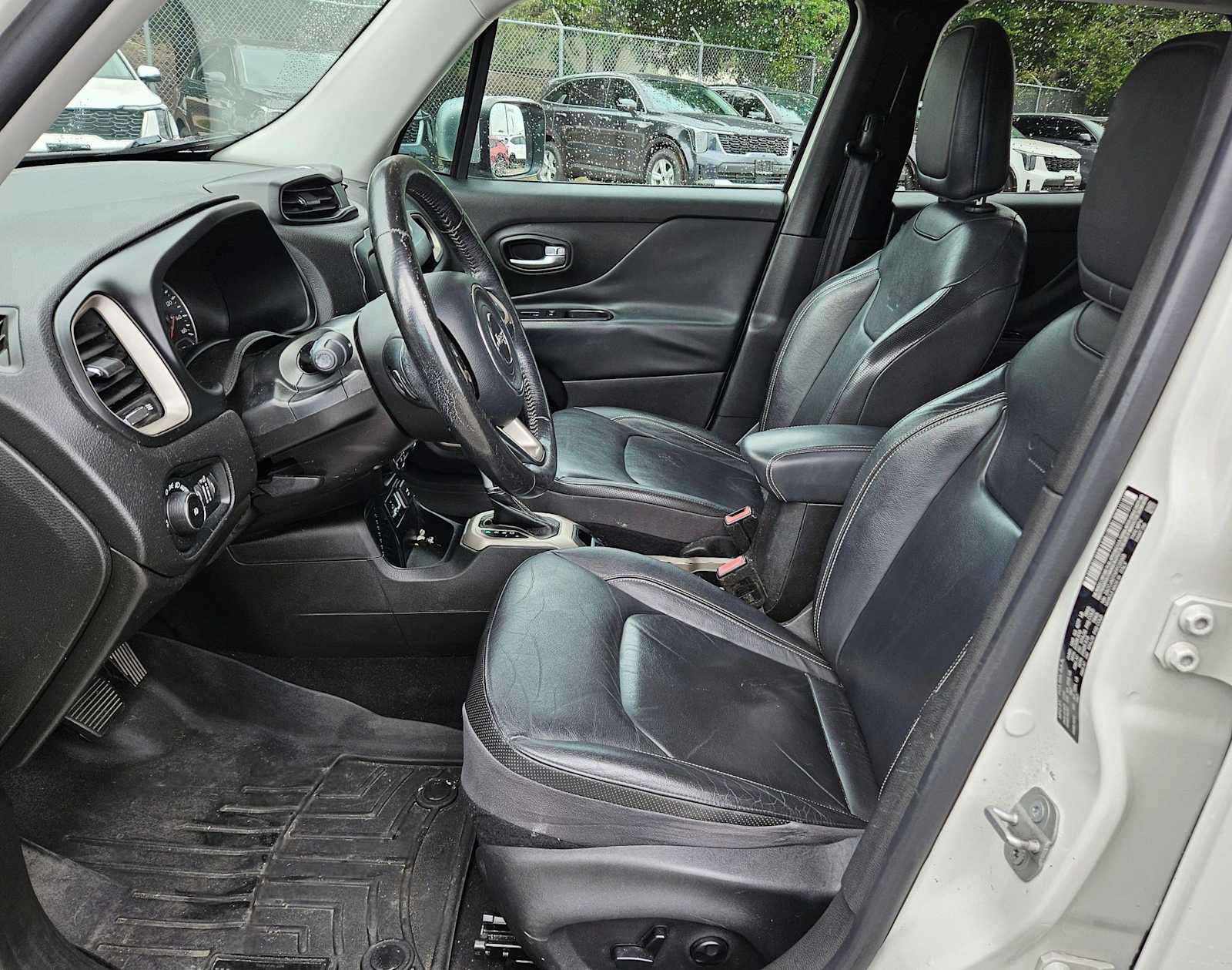 Thumbnail: 2015 Jeep Renegade - 7