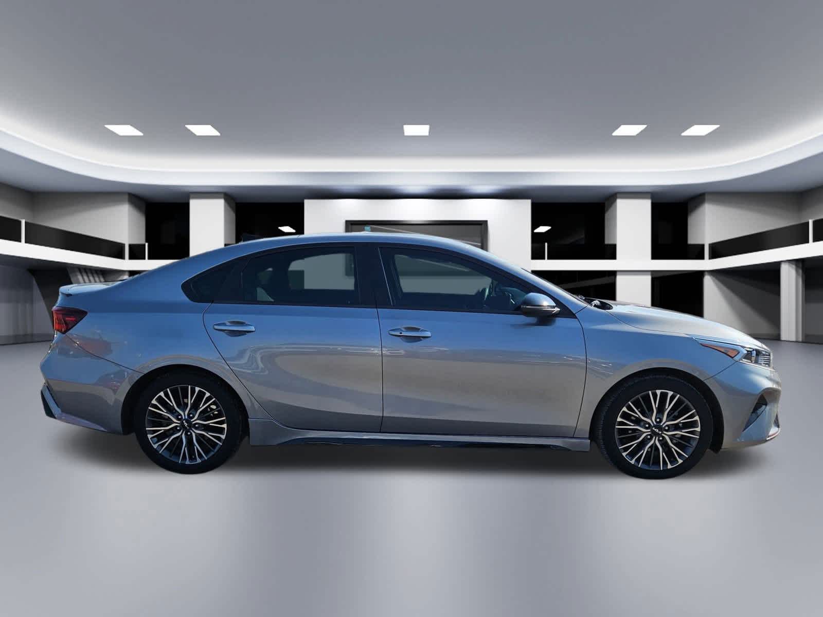Thumbnail: 2024 Kia Forte - 7