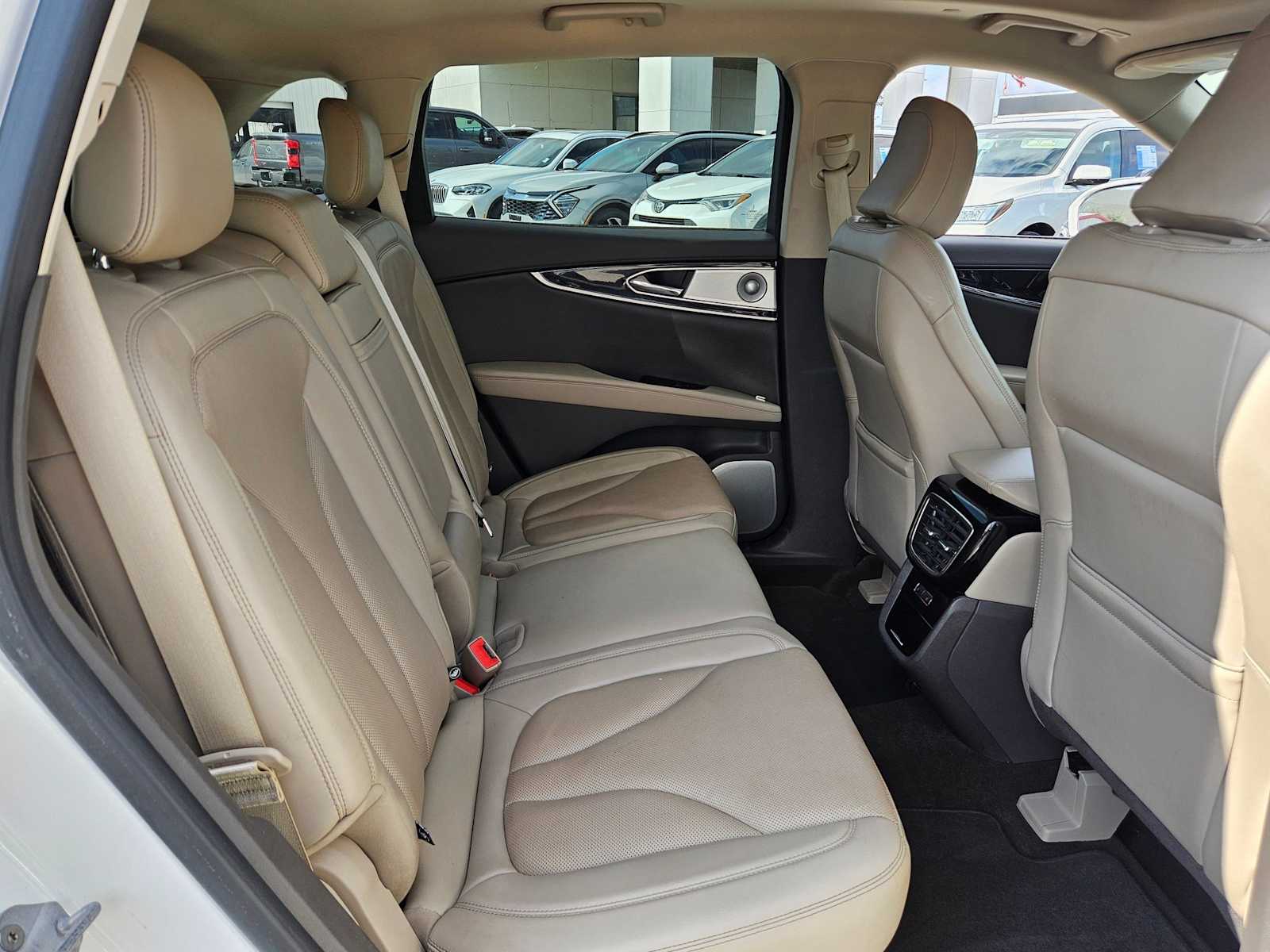 Thumbnail: 2022 Lincoln Nautilus - 21