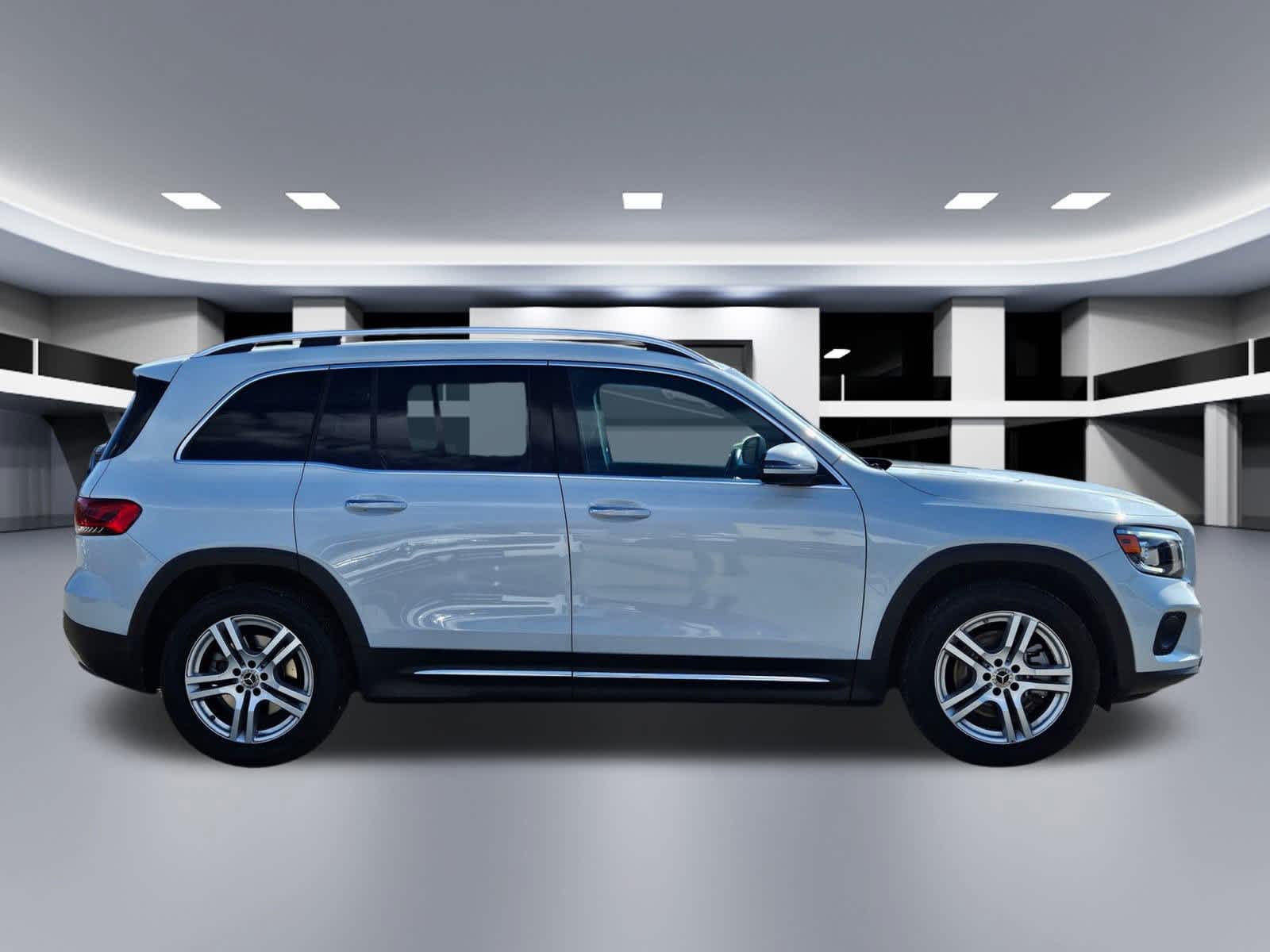Thumbnail: 2023 Mercedes-Benz GLB - 6