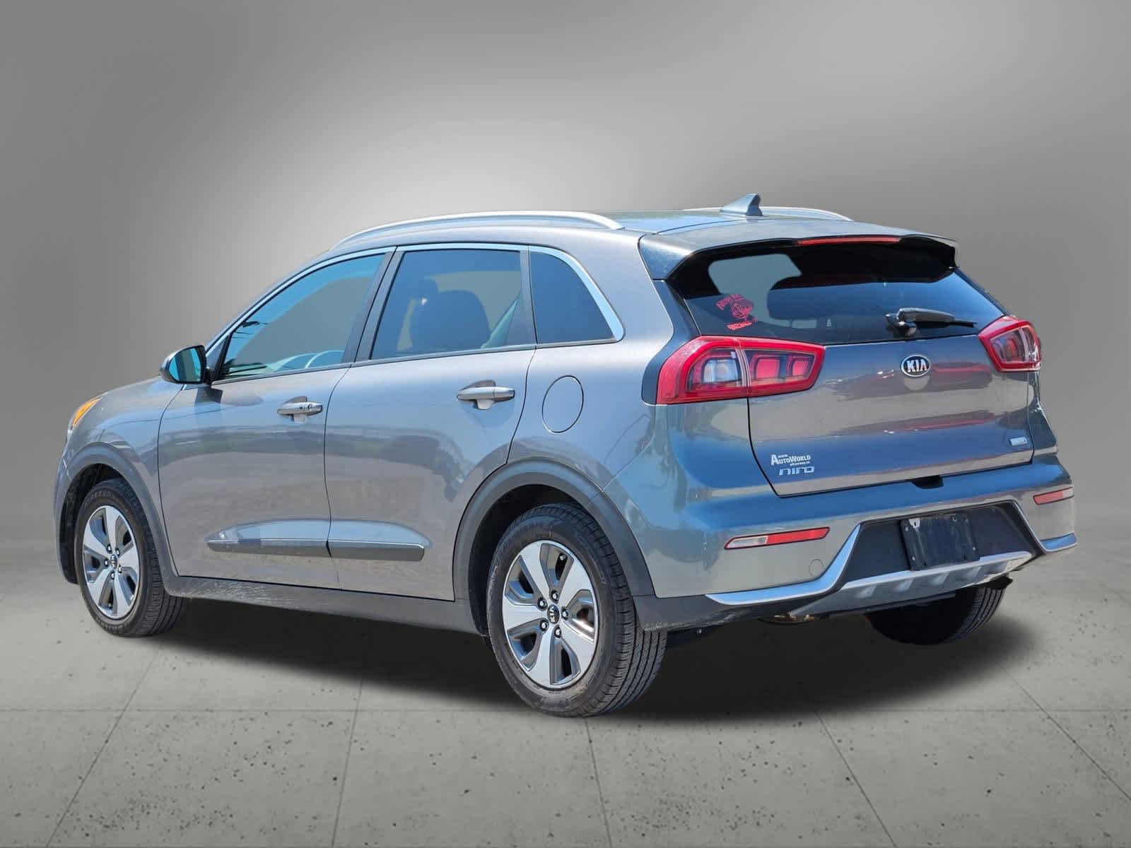 Thumbnail: 2018 Kia Niro - 3