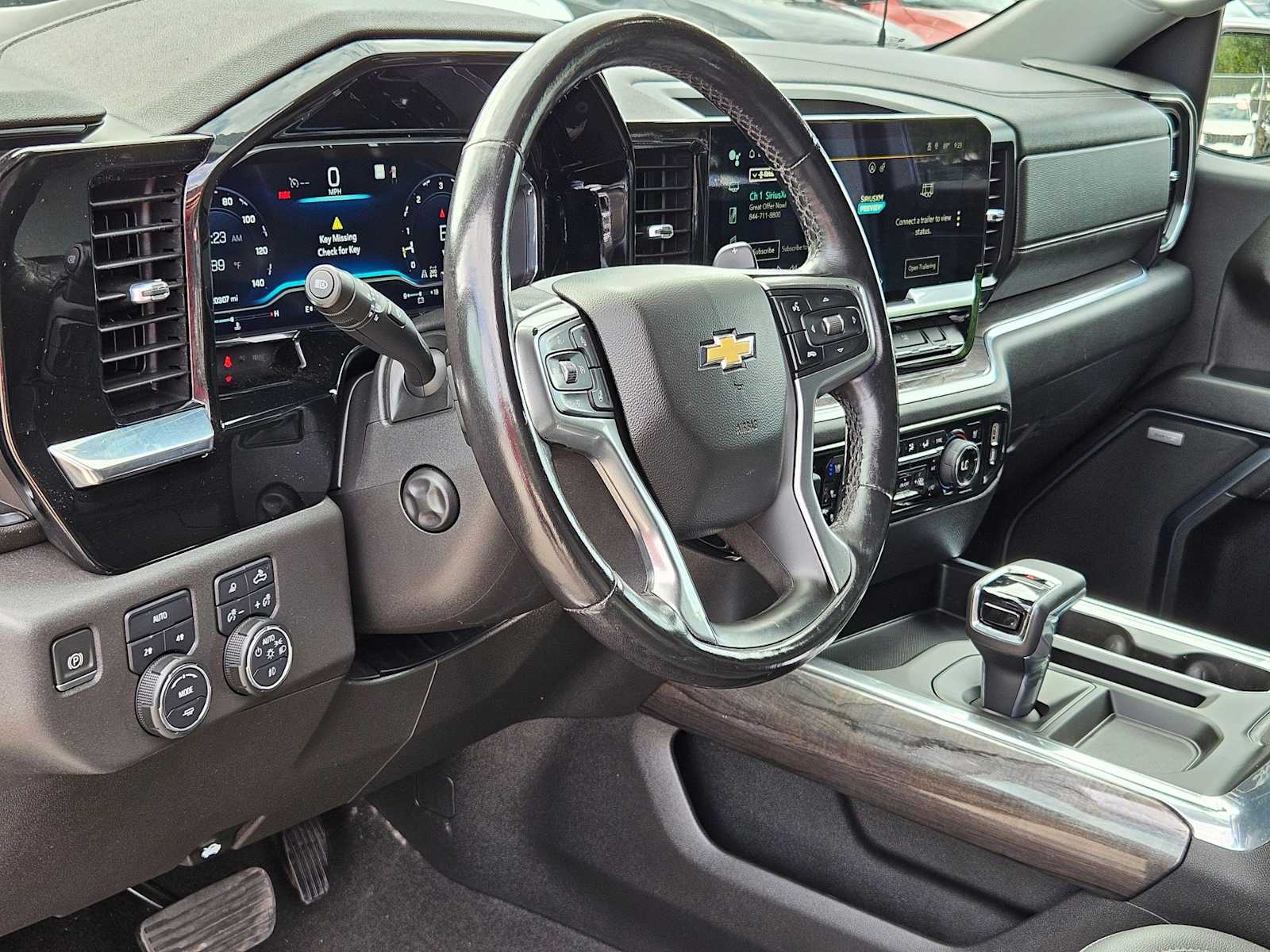 2022 Chevrolet Silverado 1500 LTZ photo 2