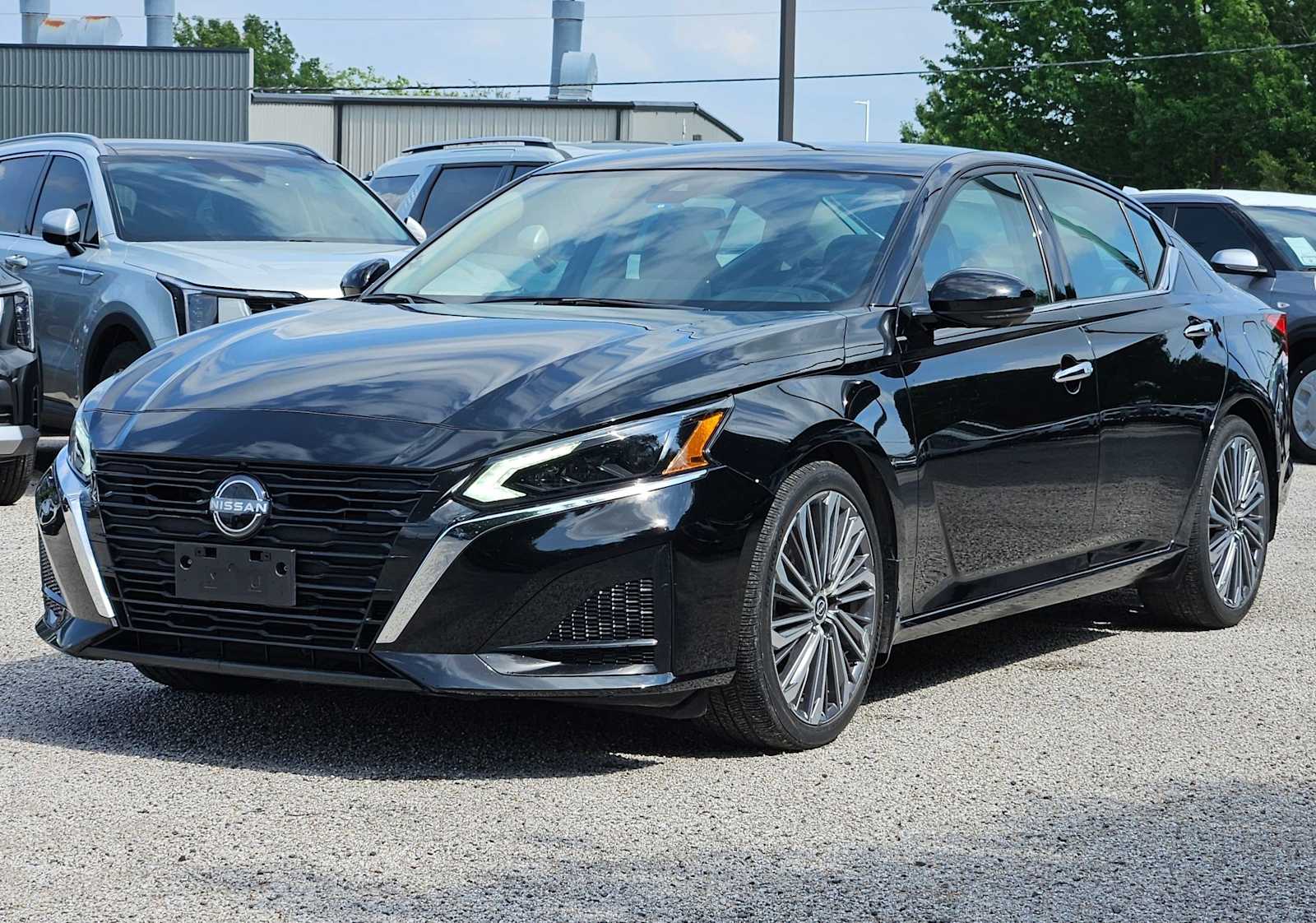 Thumbnail: 2024 Nissan Altima - 10