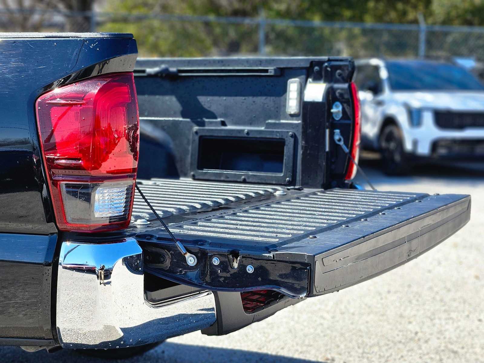 Thumbnail: 2022 Toyota Tacoma - 25